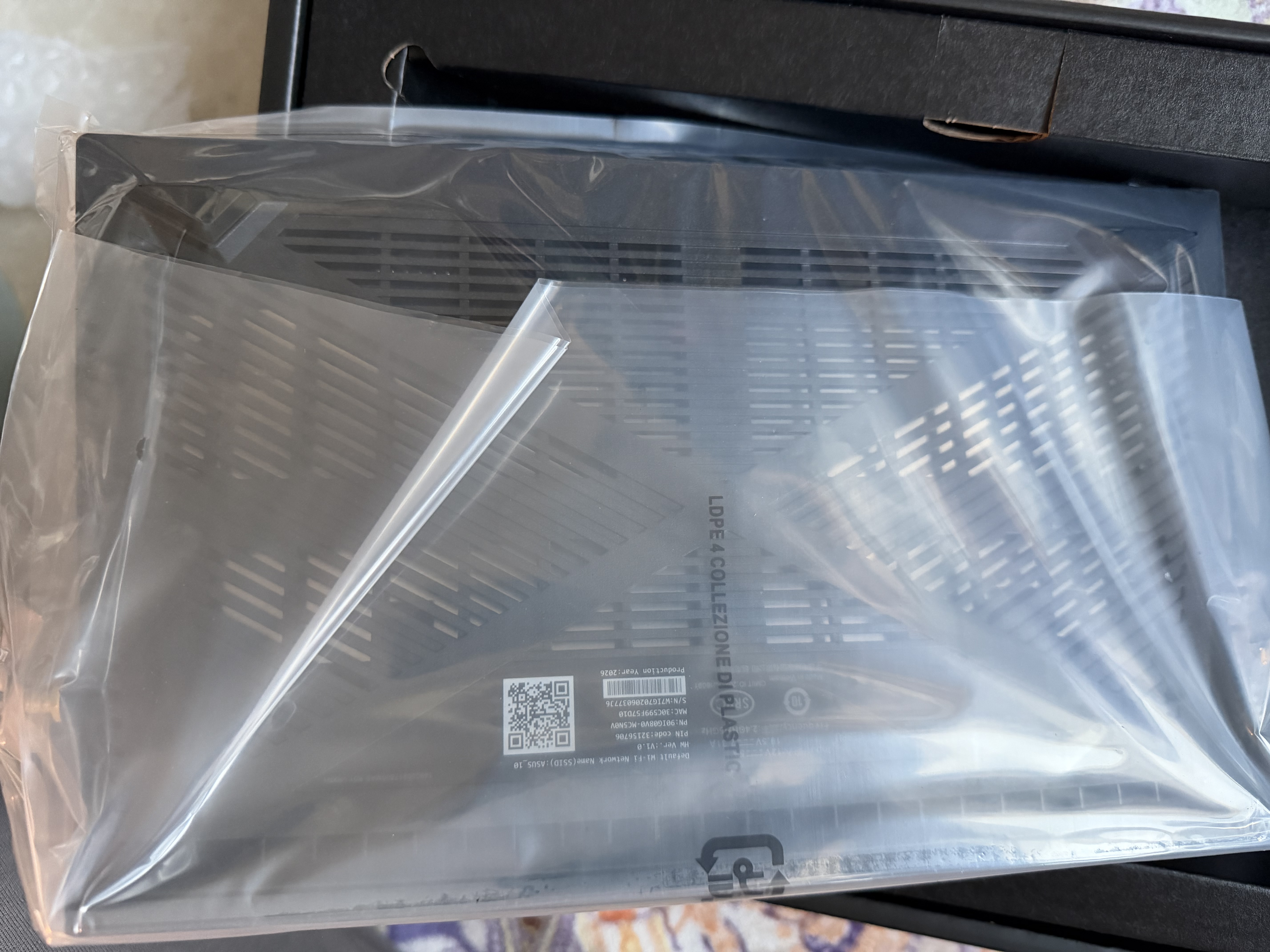 华硕（ASUS）RT-BE88U WiFi7路由器 家用无线千兆电竞路由双万兆口全屋WiFi7信号增强放大器 Aimesh随心组网 实拍图