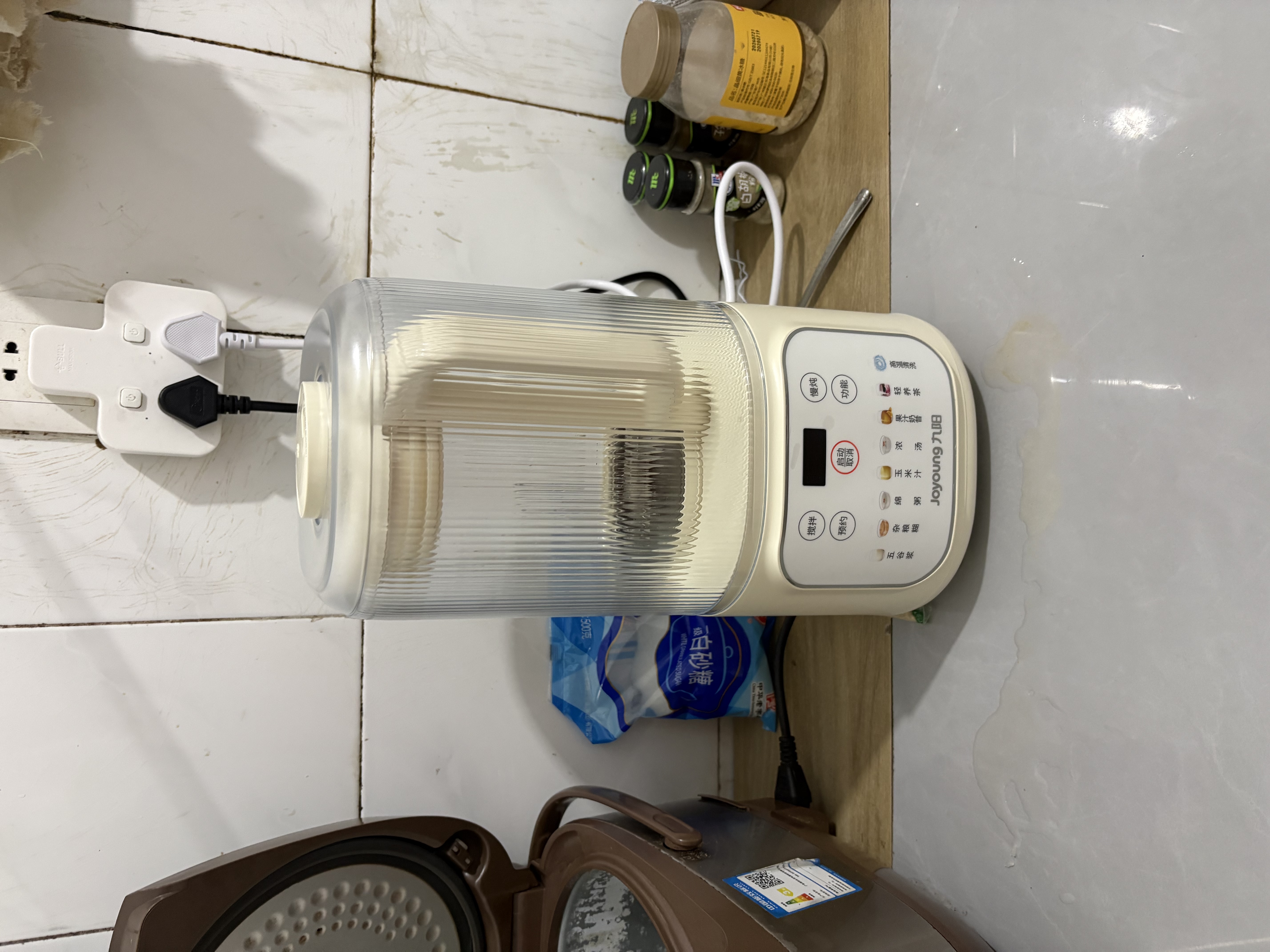 九阳（Joyoung）1.5升低音破壁机家用豆浆机 轻音45分贝 降噪榨汁机料理机 破壁机L15-P688（CT） 实拍图