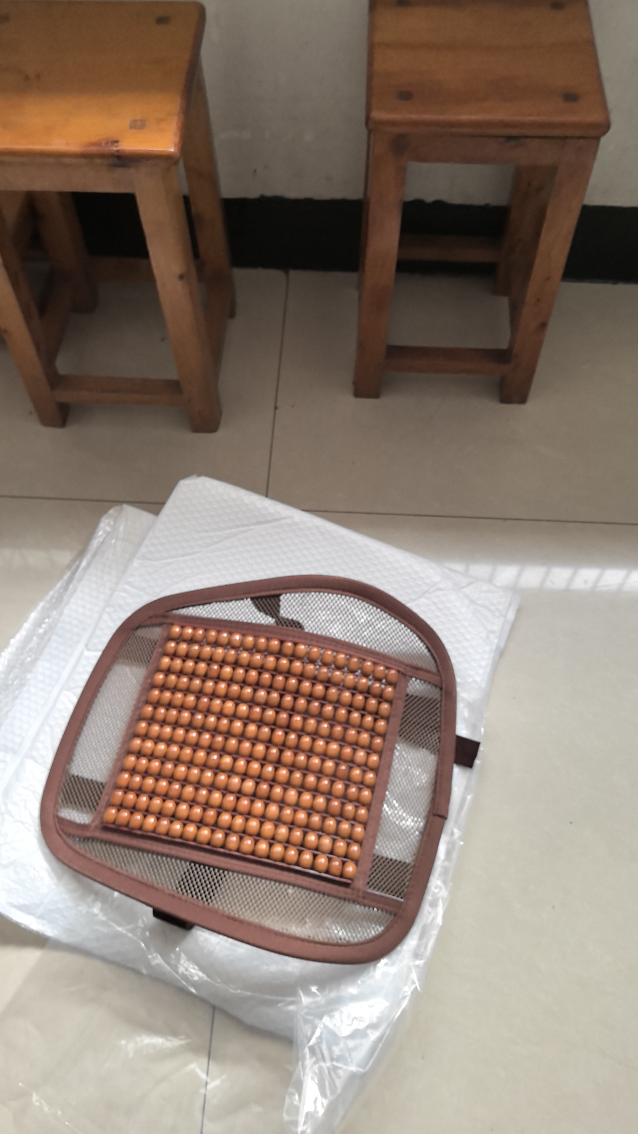 笨斯基汽车腰靠夏季木珠按摩靠背透气靠垫车用腰枕靠腰垫冰丝网眼靠背坐垫连体套装 棕色腰靠 实拍图