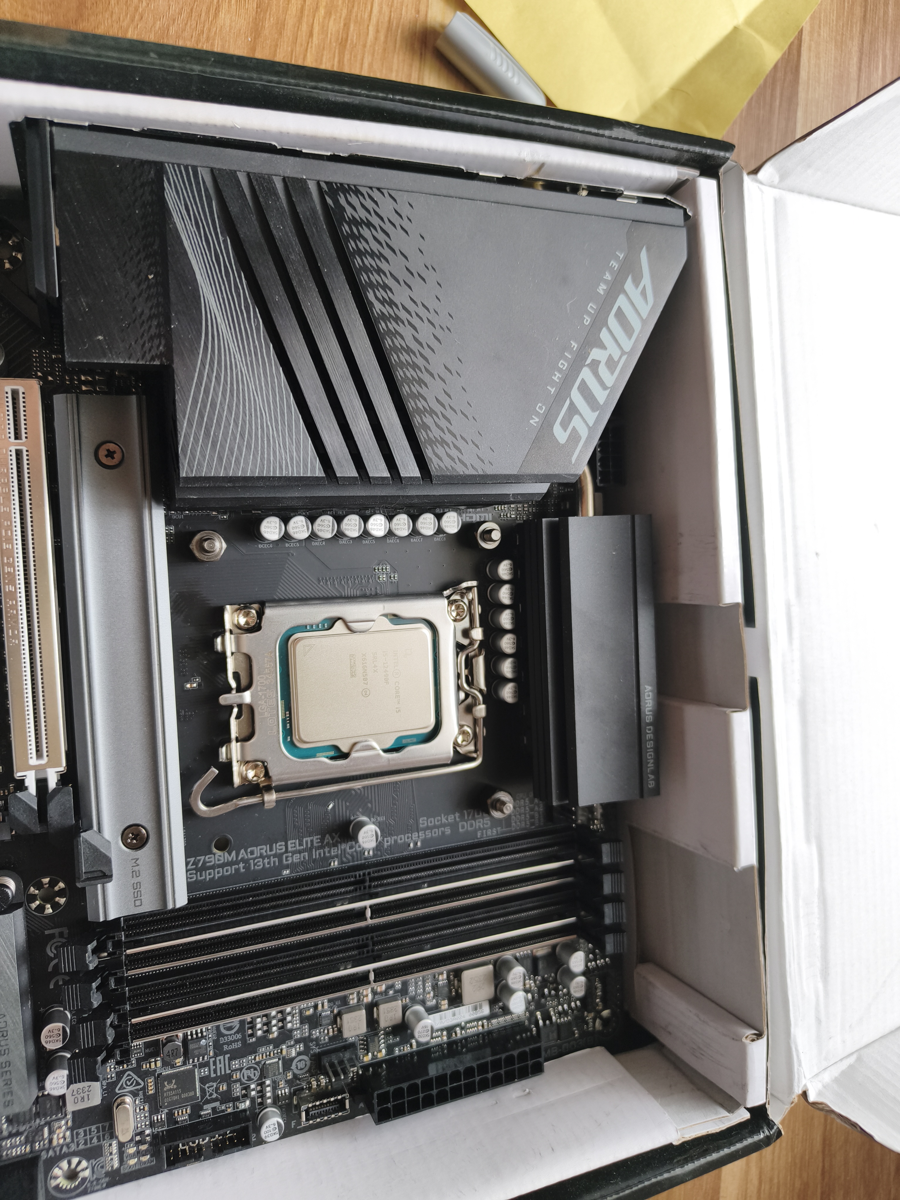 英特尔（Intel）酷睿12代 i5处理器12490F 6核12线程 单核睿频至高可达4.6Ghz 20M三级缓存 台式机CPU 实拍图