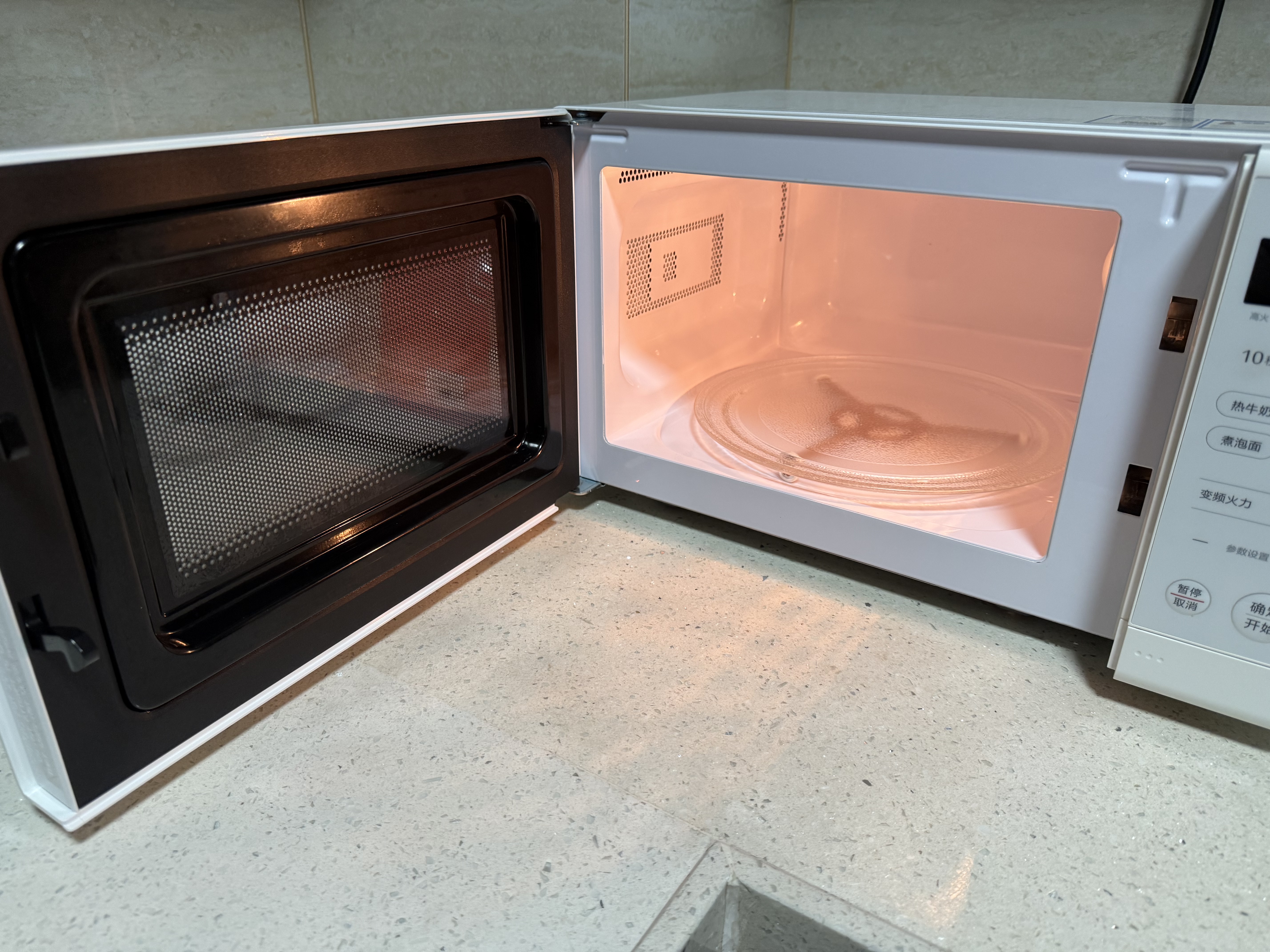 美的（Midea）变频小清新微波炉 液晶屏幕 磨砂面板 小型20L家用 匠心工艺一级能效（PM2002） 实拍图