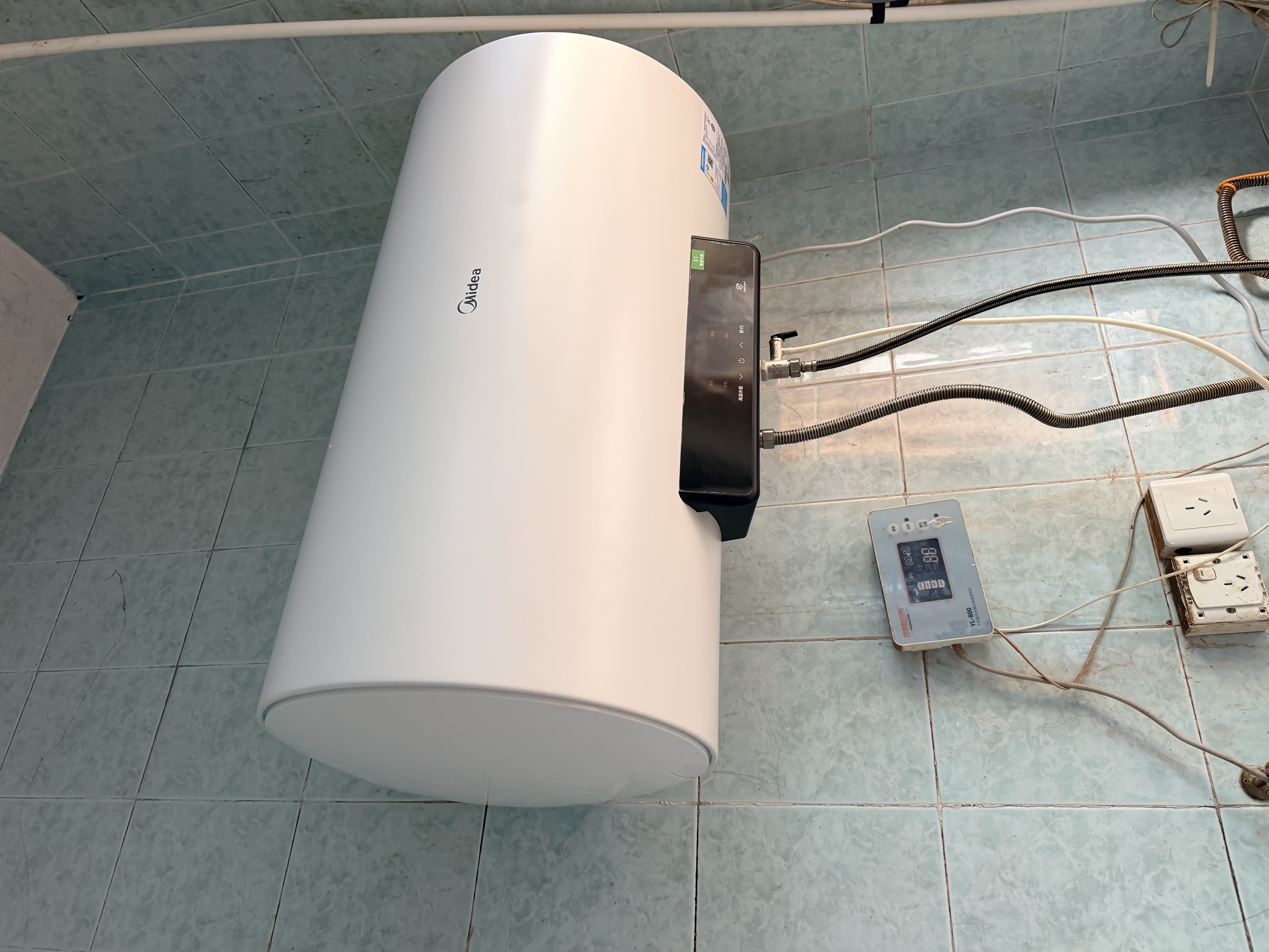 美的（Midea）储水式电热水器家用大水量100升国家补贴长效免换镁棒3300W速热一级能效加长防电墙F10033-X1(S) 实拍图