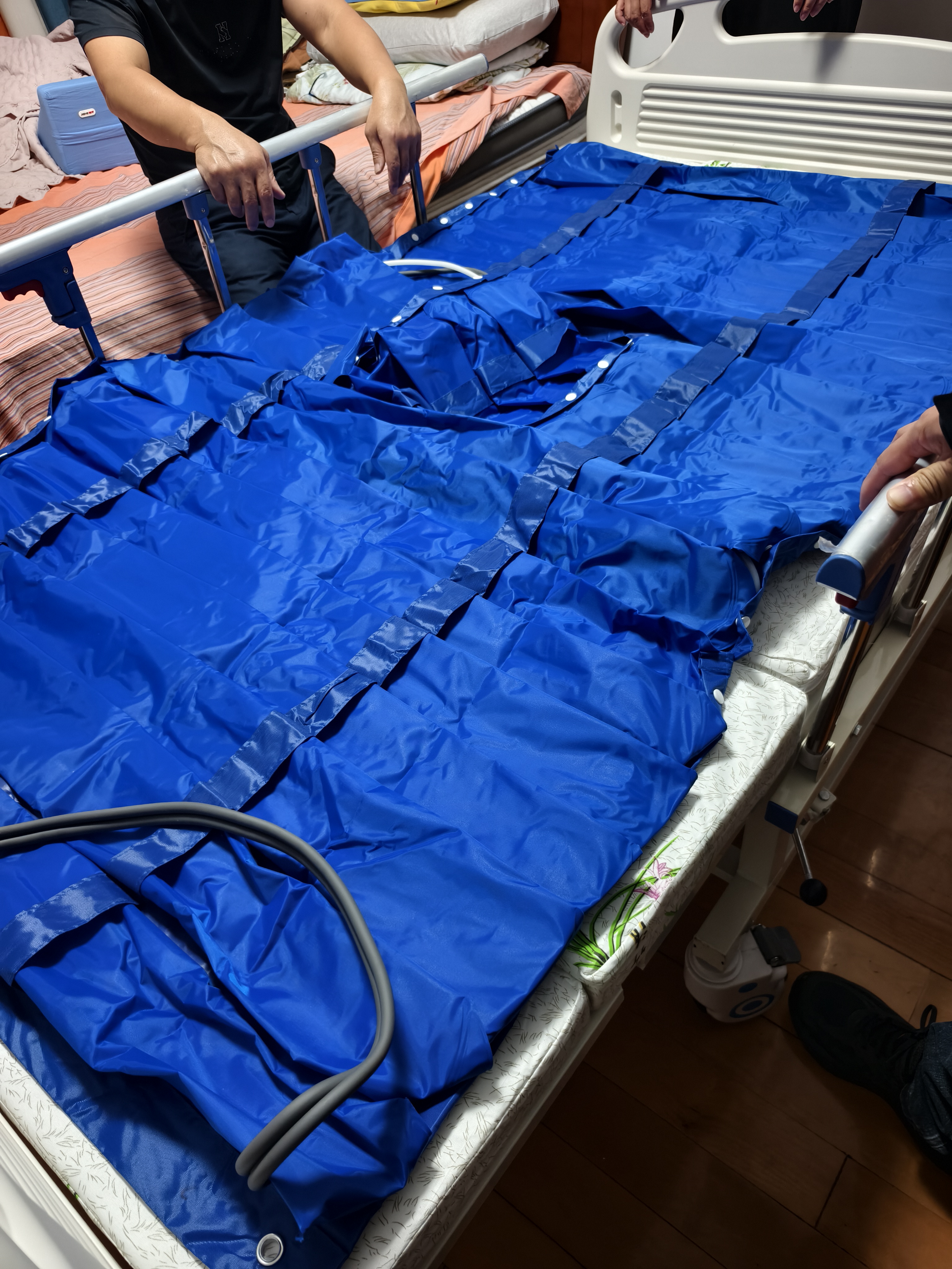 塞伦盖蒂护理床老人家用多功能医疗医用病床医院瘫痪病人专用可自大小便A1 【1.1米加宽全曲+气垫】 实拍图