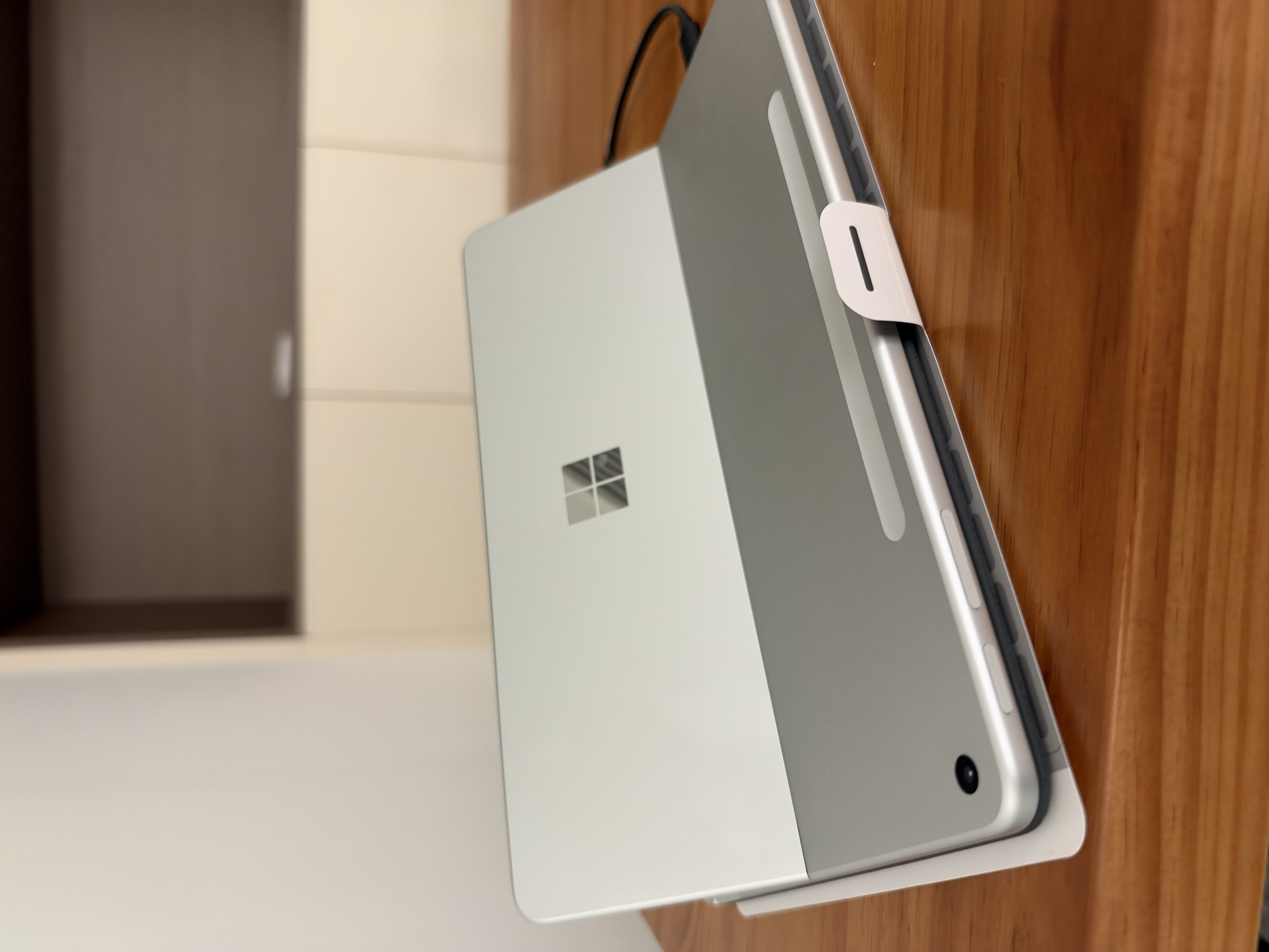 微软（Microsoft）Surface Pro 12英寸 二合一笔记本电脑 国家补贴 轻薄本 AI+PC 骁龙 X Plus 16G 512G 亮铂金 实拍图