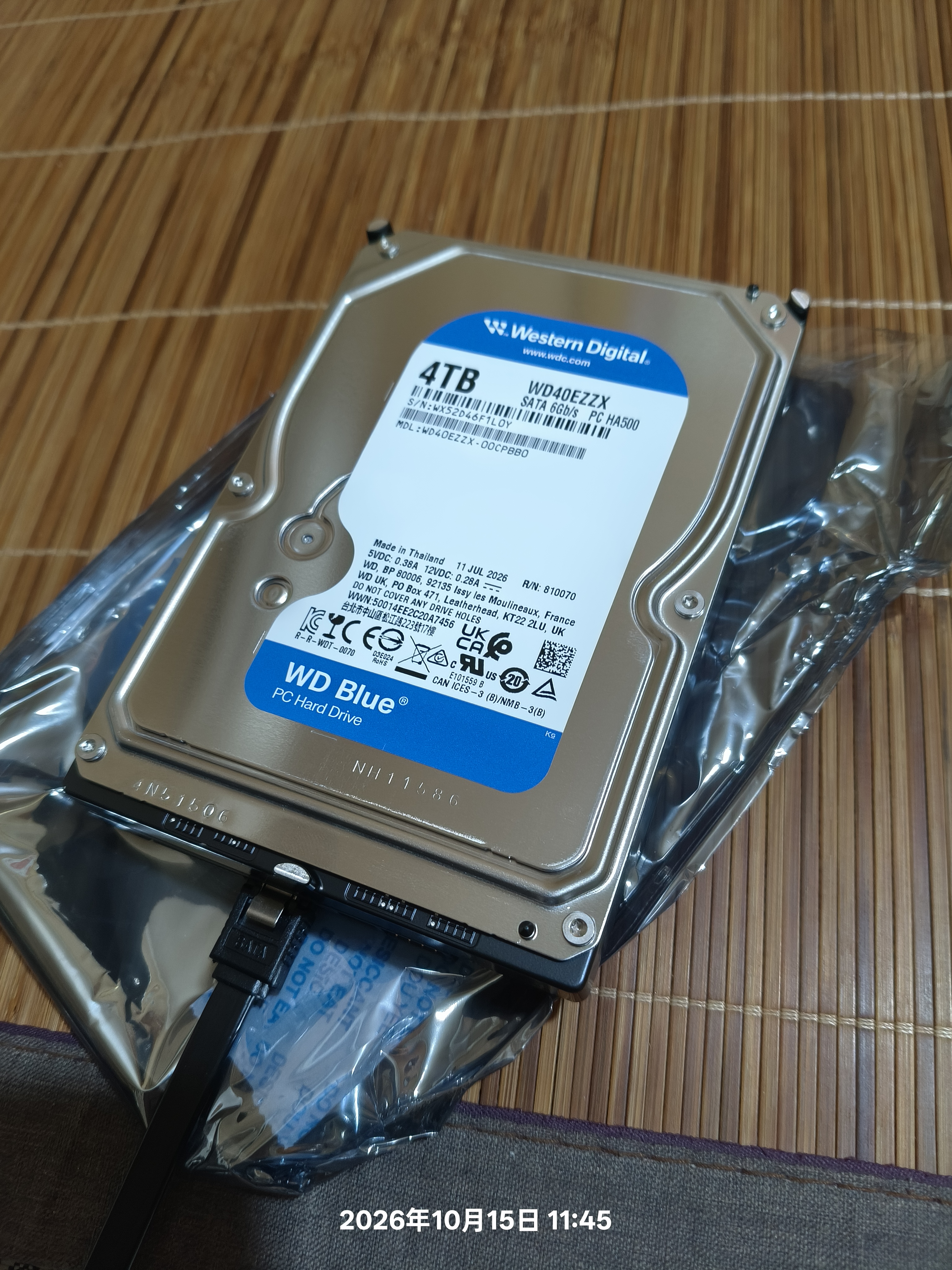 西部数据（WD）4TB 台式机机械硬盘 WD Blue 西数蓝盘 3.5英寸 5400转 128MB SATA CMR垂直技术 WD40EZZX AI硬盘 实拍图
