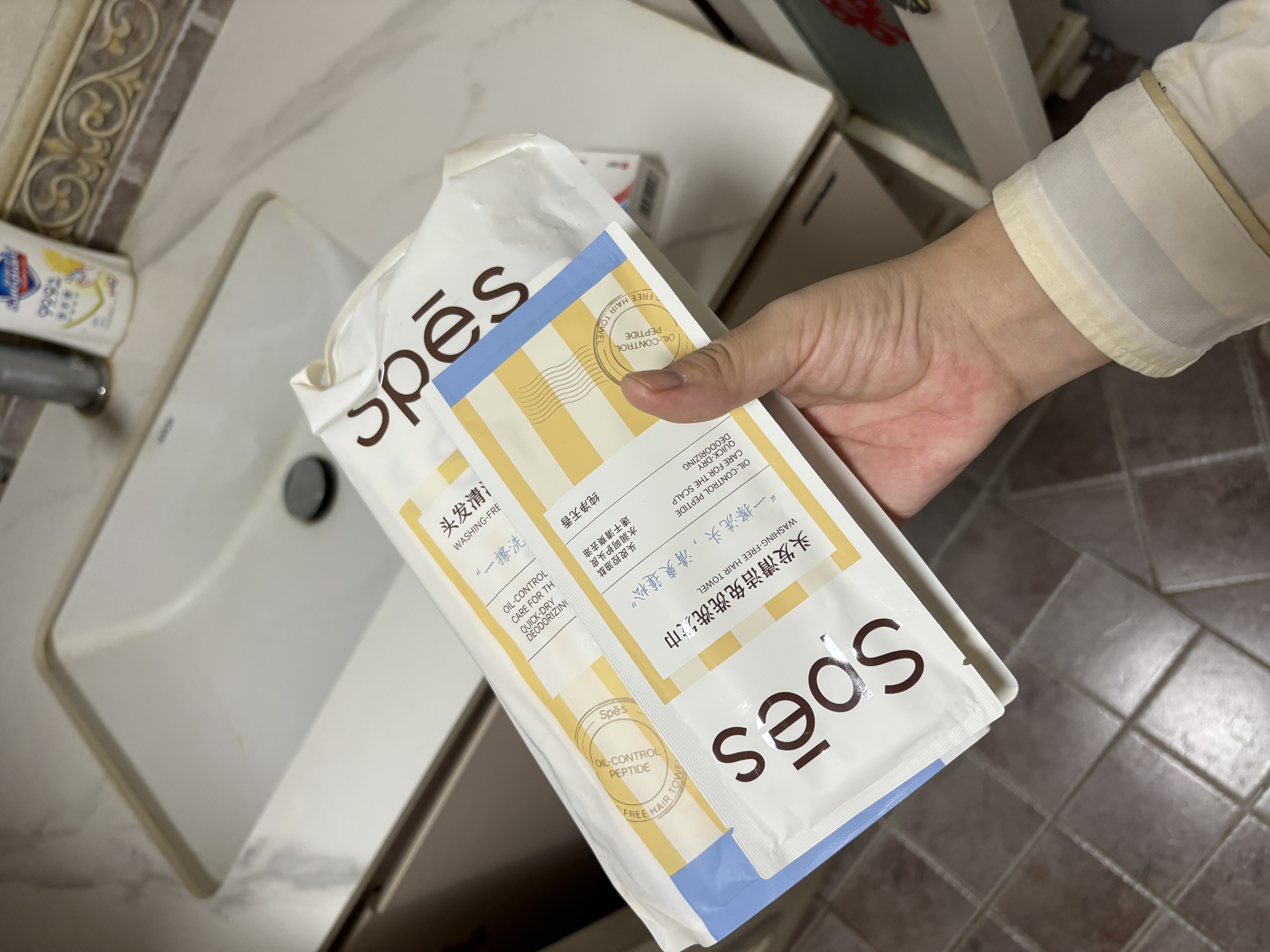 诗裴丝Spes控油蓬松无香无酒精免洗洗发巾速干清爽快洗便携旅行洗发巾1*10片 实拍图
