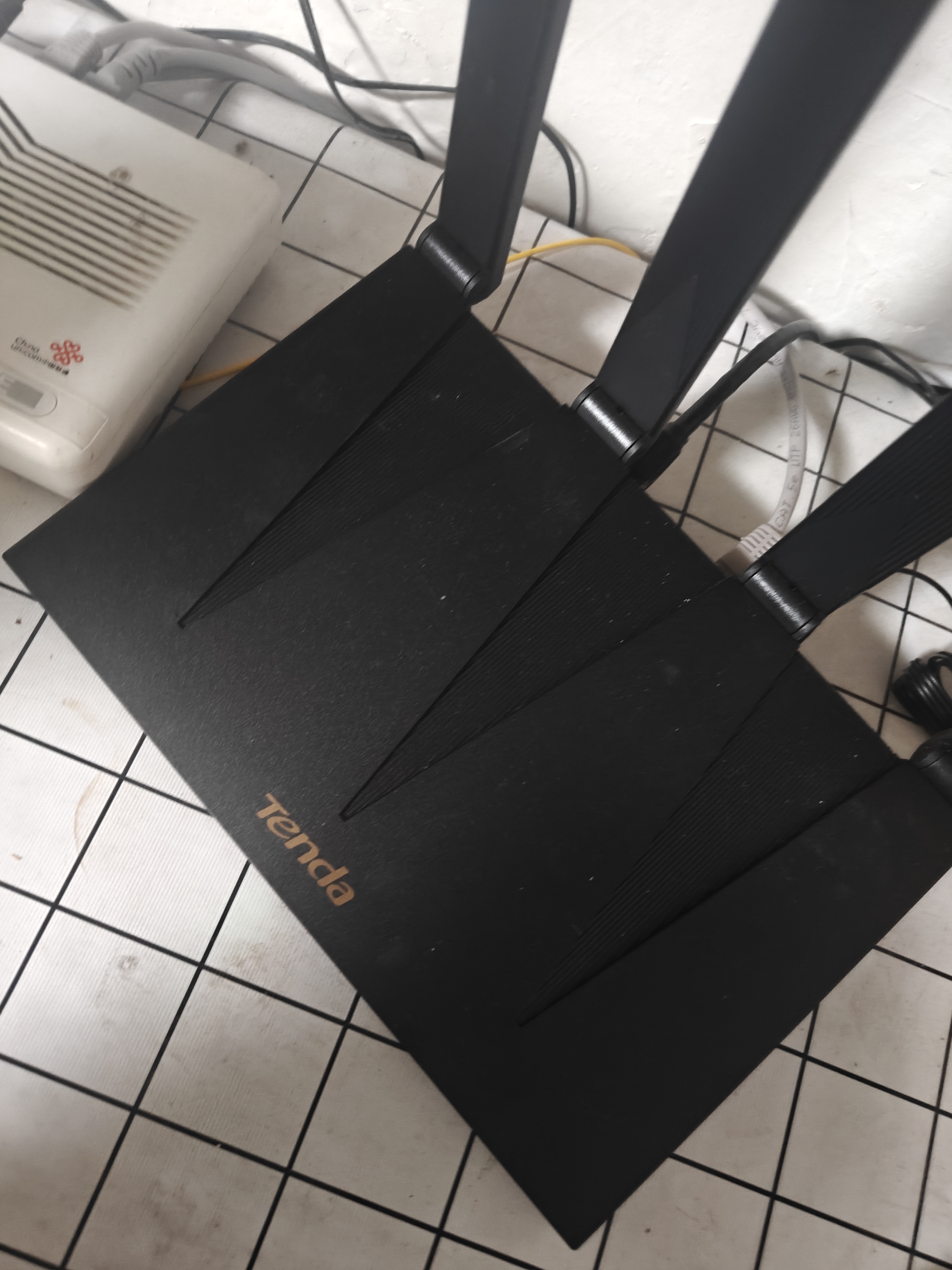 Tenda腾达路由器WiFi6+【泰山AX3000 Ultra】千兆穿墙王信号放大器增强无线家用甄选高配芯片AX12 Pro 实拍图