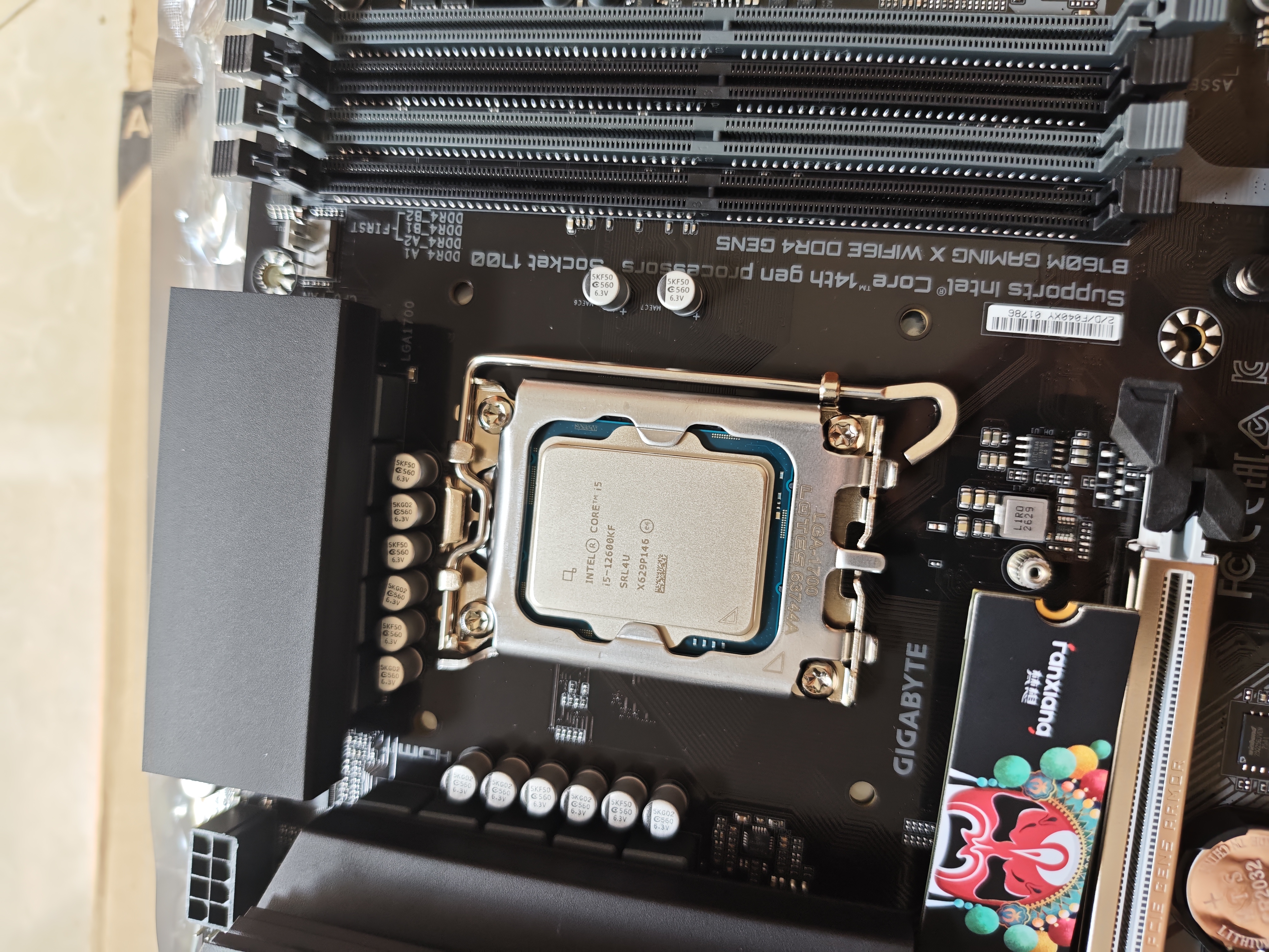 英特尔（Intel）酷睿12代 i5处理器12600KF 10核16线程 单核睿频至高可达4.9Ghz 20M三级缓存 盒装CPU 实拍图