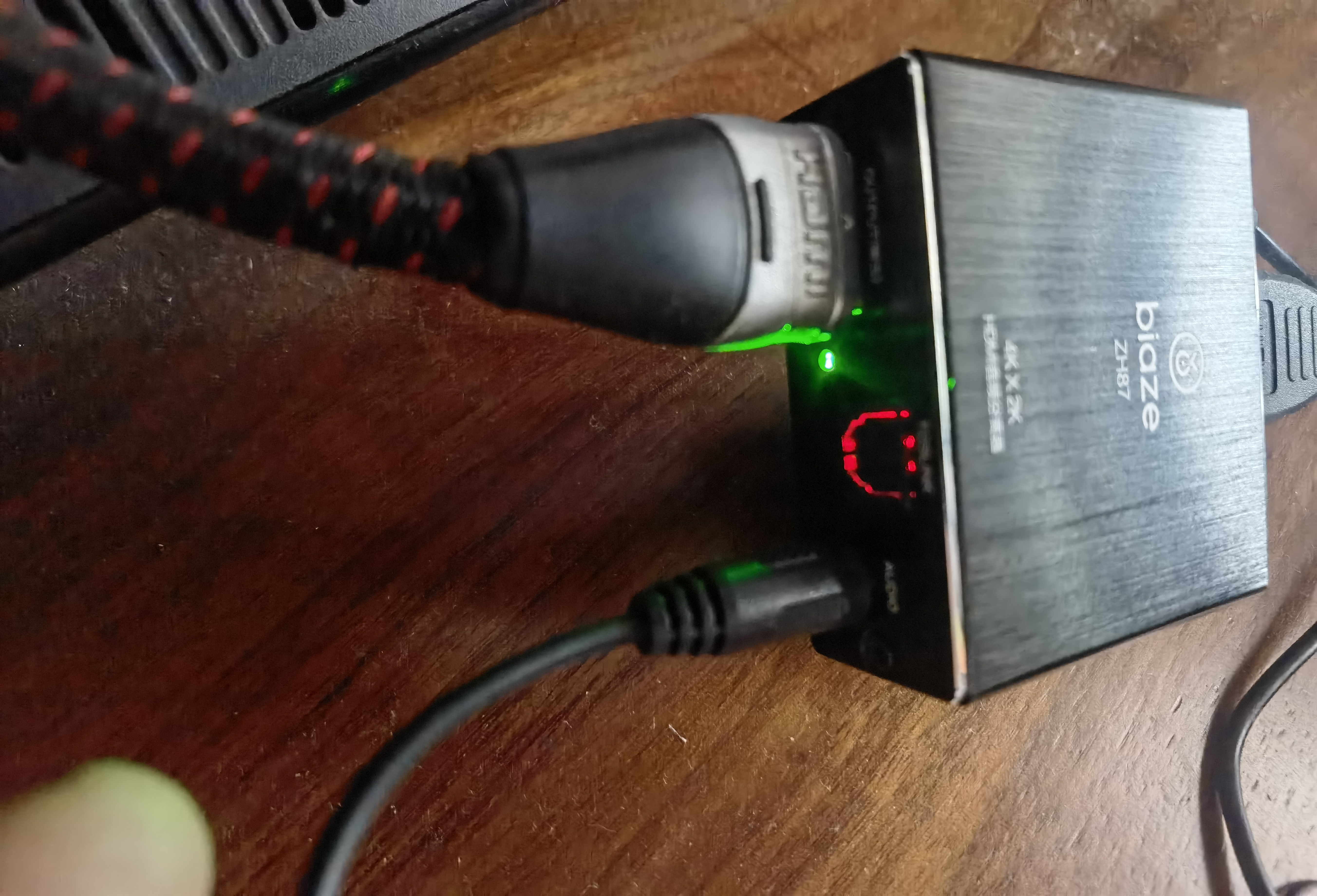 毕亚兹 HDMI音频分离器 4K高清3D视频分配器 音响5.1声道 连接音响电视3.5耳机转换器 zh87 实拍图