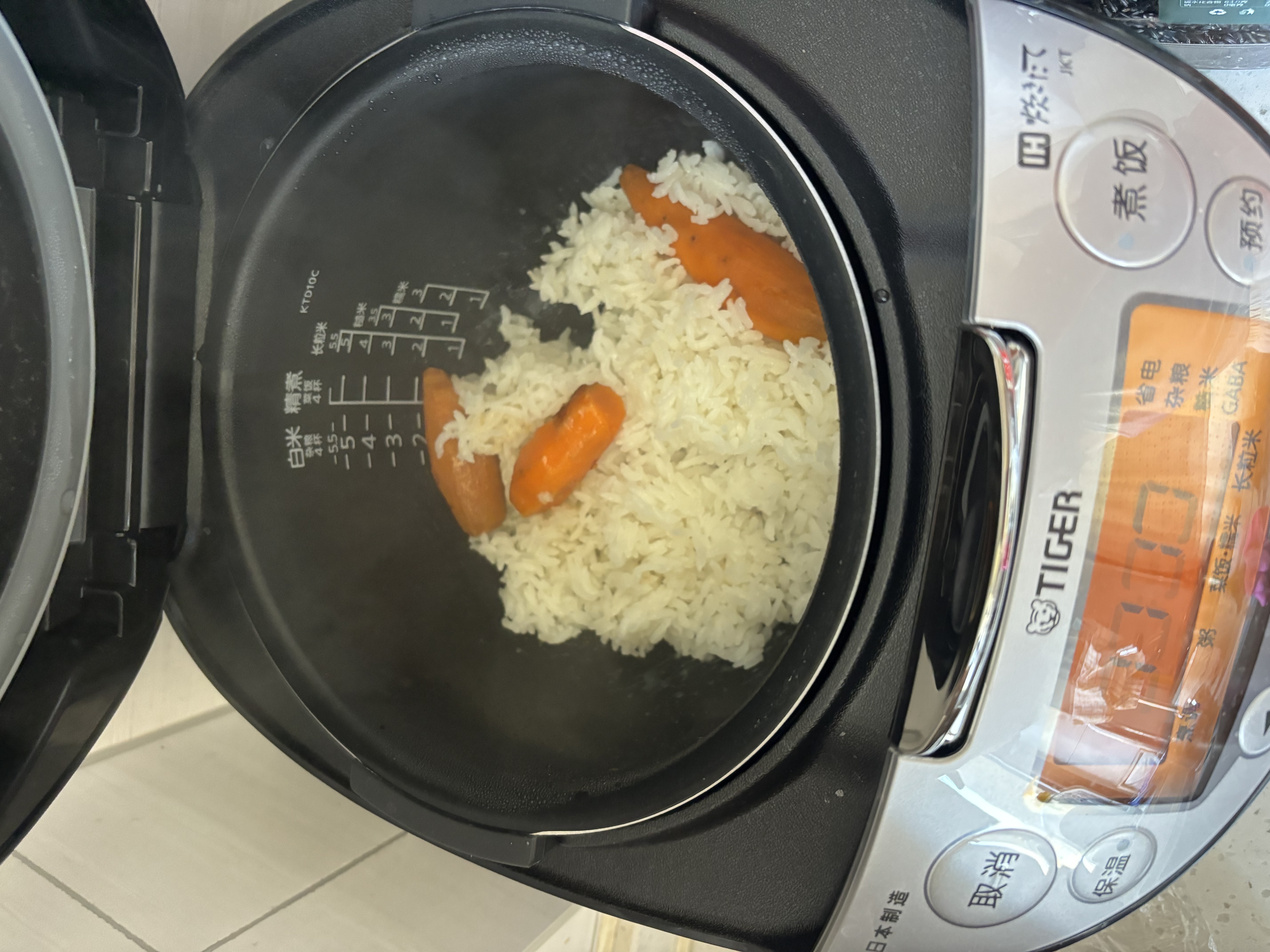 虎牌（TIGER）原装进口【京东专供】 电饭煲Pro 智能IH电磁加热 土锅涂层电饭煲家用3L JKT-D10C-KZ 实拍图