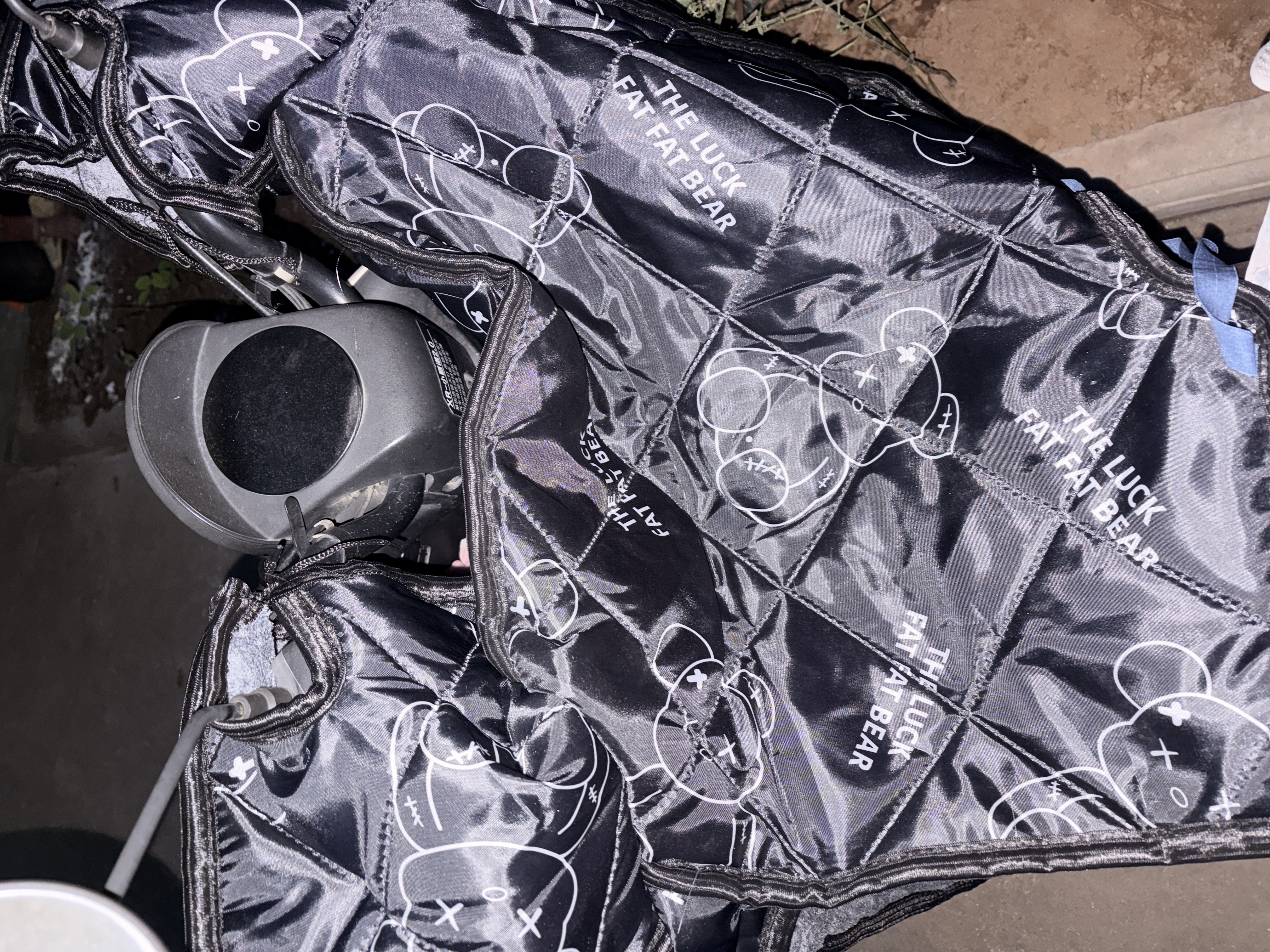 电动车挡风被挡风被新款防水保暖摩托电瓶车三轮车防风罩挡风衣冬季京喜加绒加厚加大黑色 暴力熊-黑色 实拍图