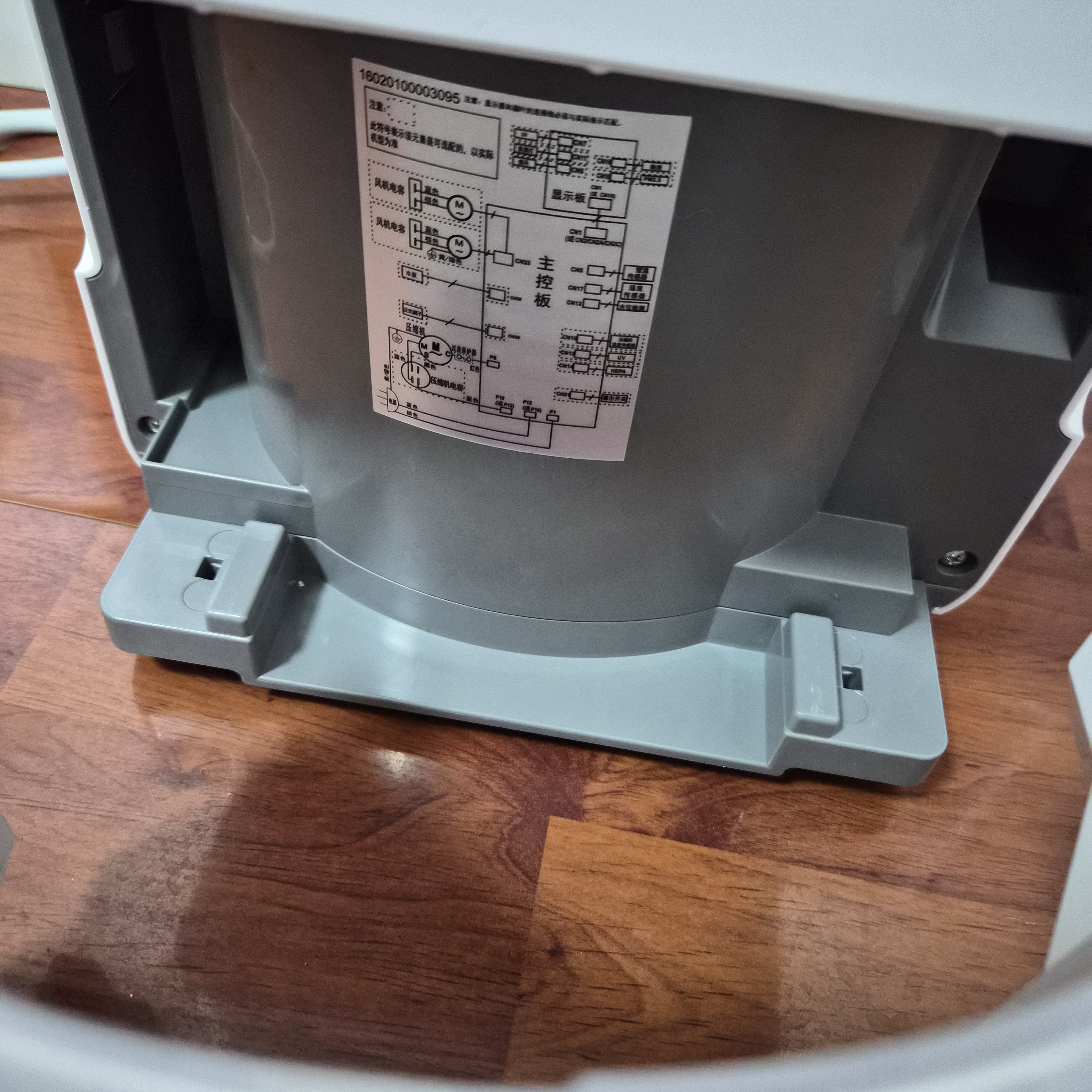 美的（Midea）除湿机/抽湿机12升/天 自营家用20㎡轻音小型回南天客厅卧室内防潮专用干衣吸湿器CF12BD/N7-DO 实拍图