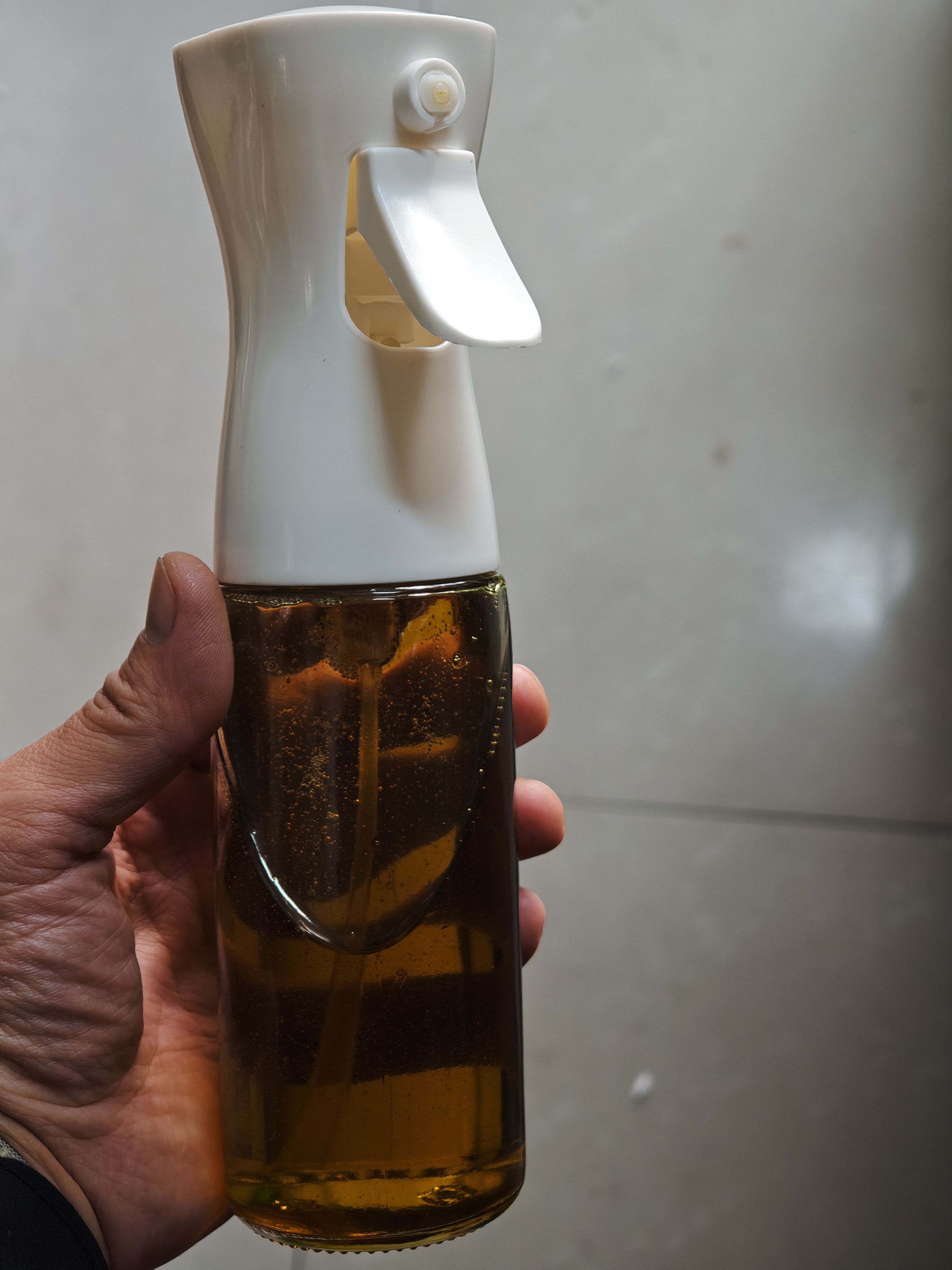 【京东物流配送】喷油壶厨房家用空气炸锅油瓶加厚食用油喷壶神器 220ml 玻璃款 白色（一只） 【加厚玻璃】 实拍图