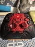 微软（Microsoft）XBOX 无线控制器 游戏手柄《战争机器：事变日》限量版手柄+底座套装 实拍图