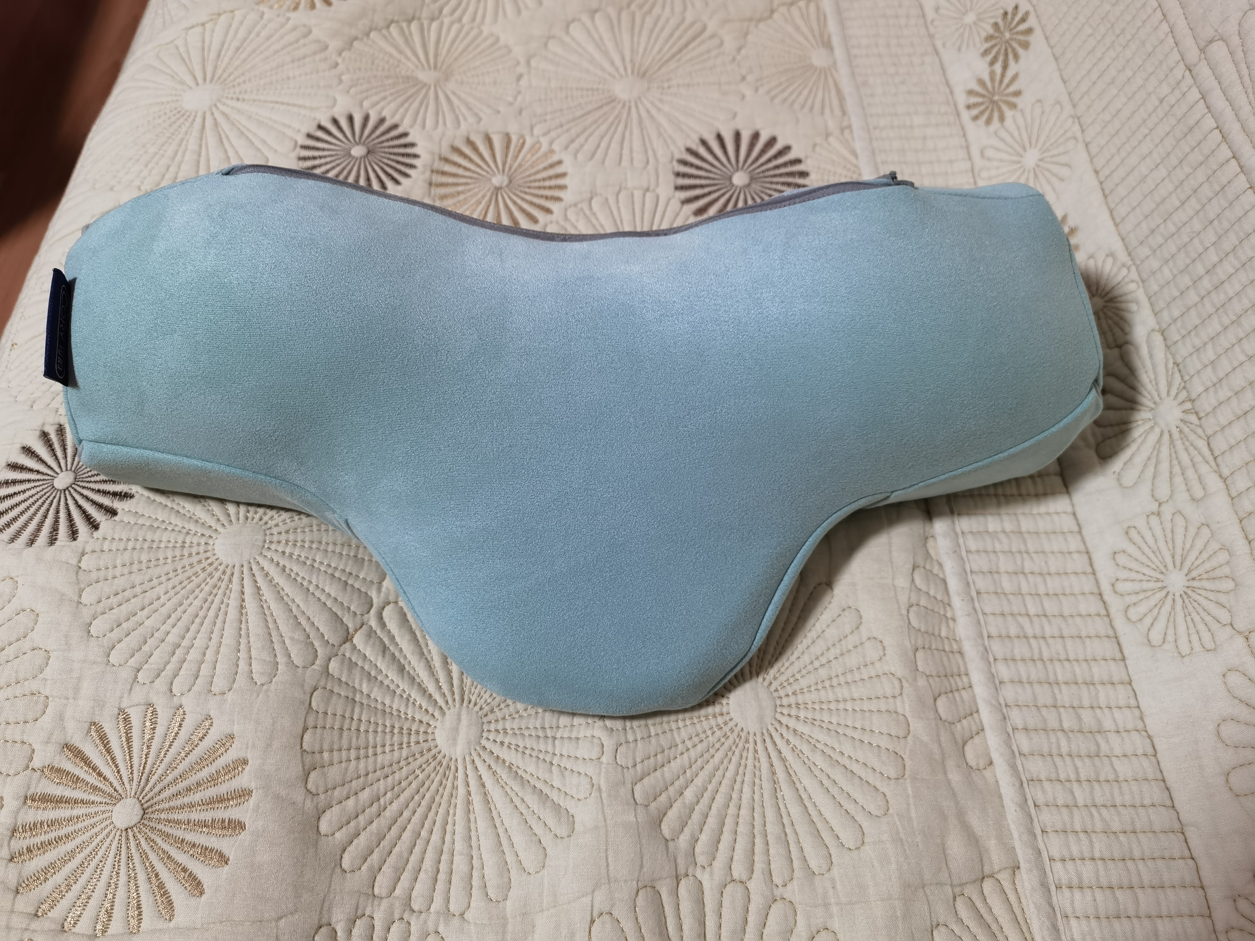 可韵（CORY）颈椎枕头护颈枕睡眠颈椎病深度睡觉专用反弓变直记忆棉成人圆柱枕 实拍图