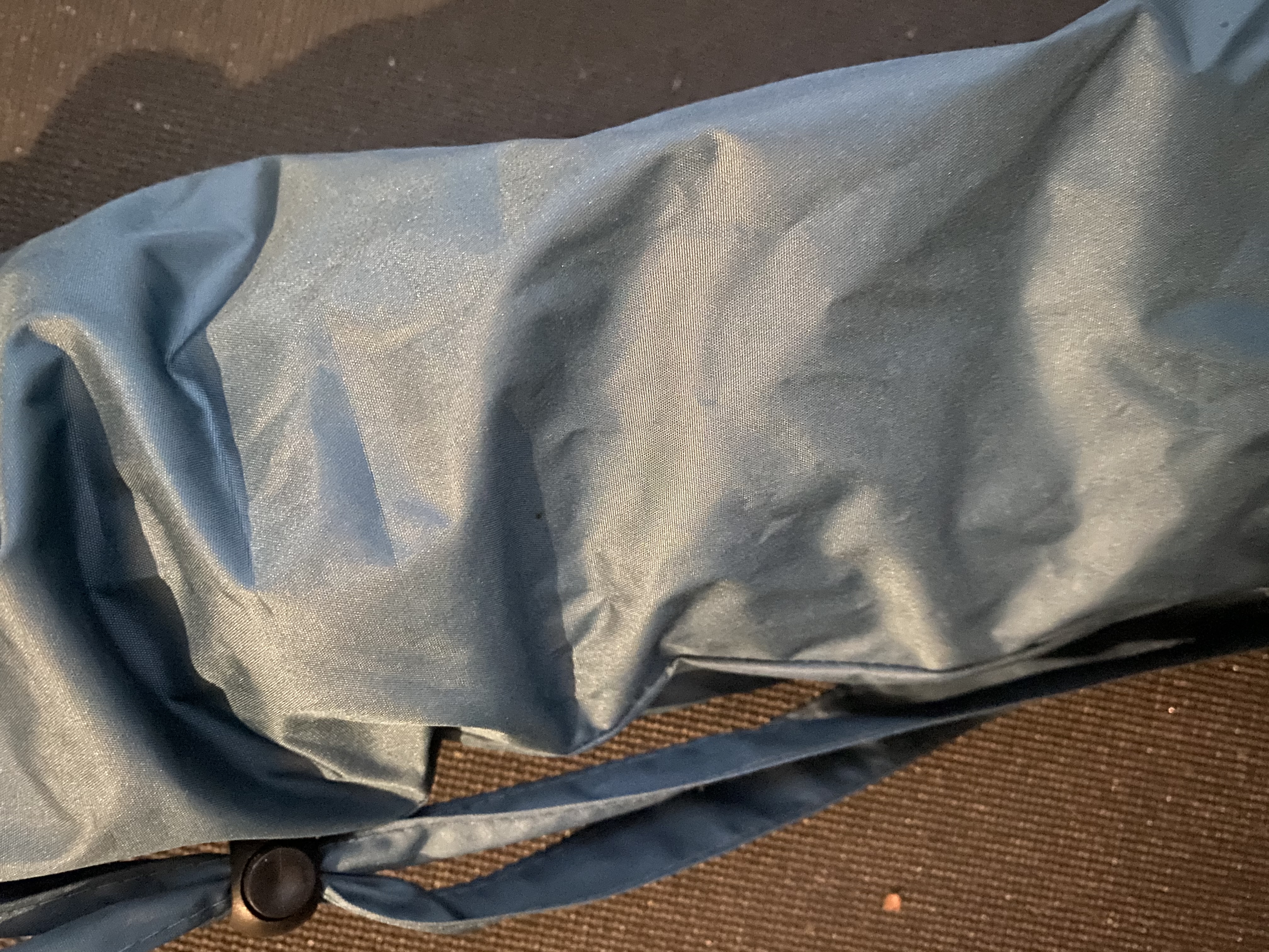 空鈎悟道 空钩悟道全遮光钓鱼伞 双弯万向防雨新款钓鱼遮阳伞防晒垂钓伞 2.4米 蓝色+六代伞杆 实拍图