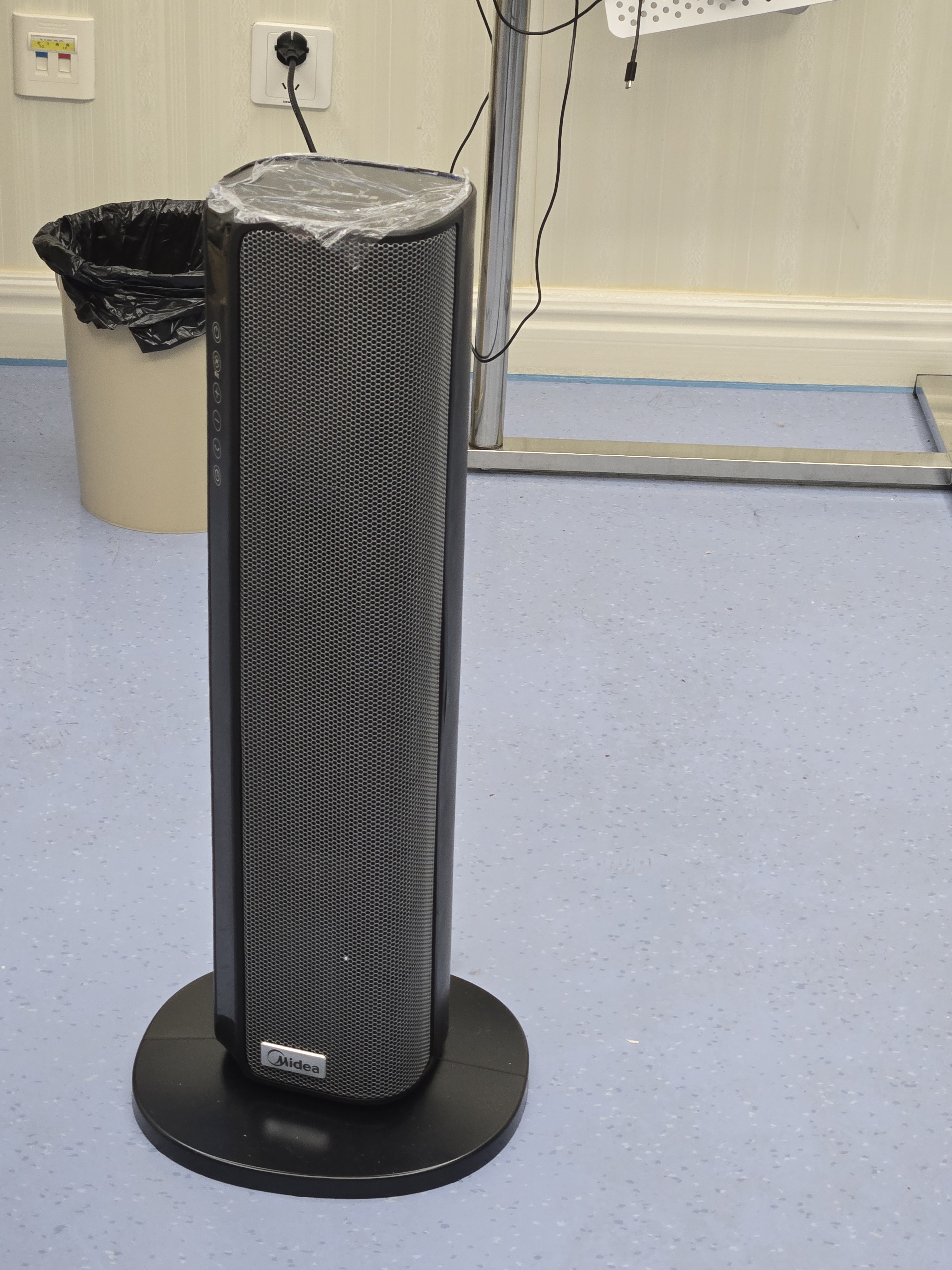 美的（Midea）【金榜单品】石墨烯智能语音暖风机取暖器 家用电暖气电暖器 热风机电暖风全屋速热小太阳HFT20SWK 实拍图