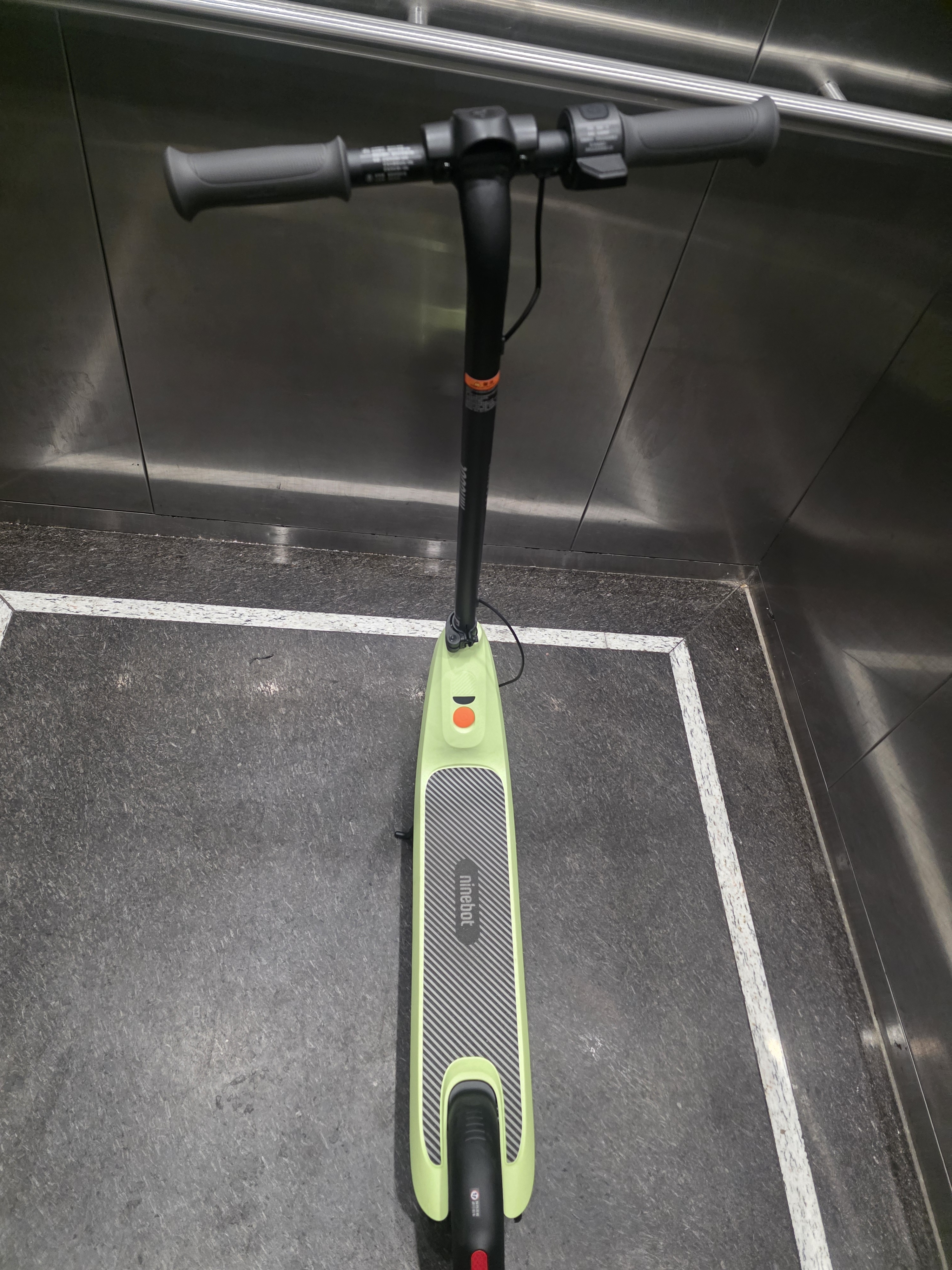 九号（Ninebot）电动儿童滑板车C2go牛油果绿 电助力儿童玩具生日礼物多功能电动玩具车 实拍图