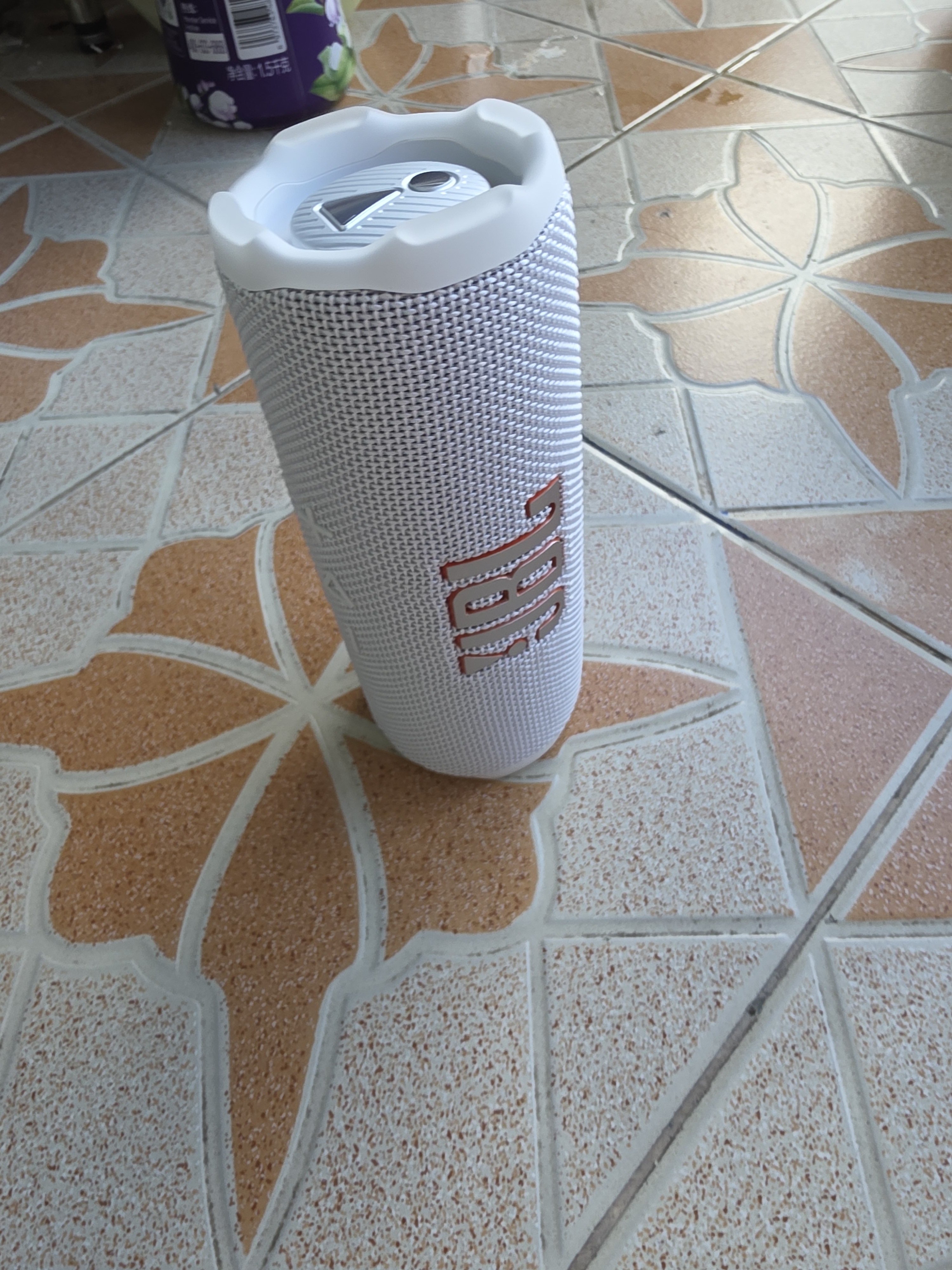 JBL 【只换不修】FLIP7音箱 便携蓝牙防水防尘独立高音扬声器音乐万花筒7代音响 礼物 flip7 白色 实拍图