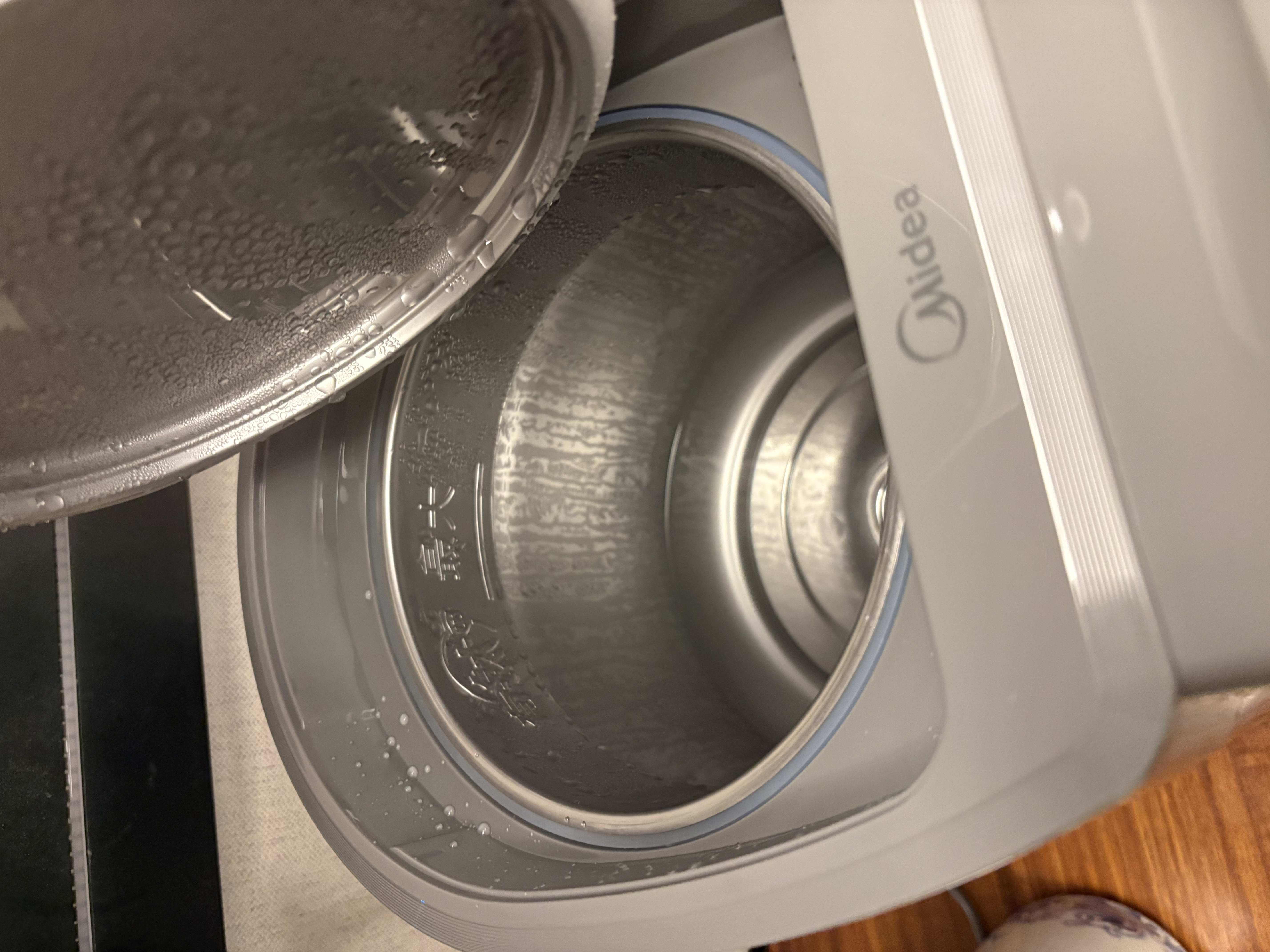 美的（Midea）电热水瓶新品风冷降温净饮水机保温恒温电热水壶一体控温烧水壶有钛内胆5L大容量调奶器SP50D20-Ti 实拍图