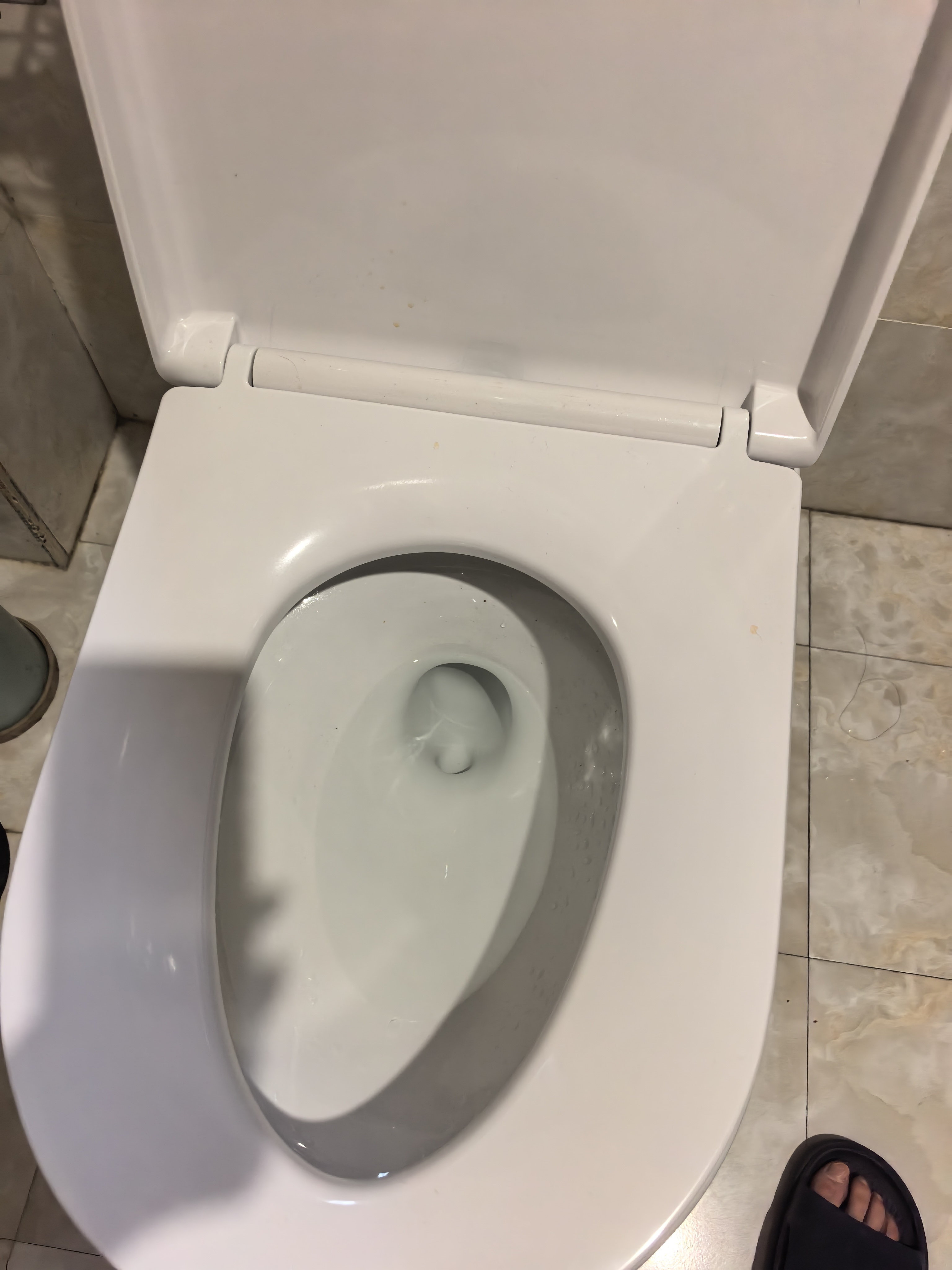 九牧（JOMOO）马桶 双旋强冲易洁无棱坐便器 防臭大管径抗菌釉面家用马桶11322 升级1.8N超大冲力+超窄边防挂污11322KD 305/300mm 实拍图