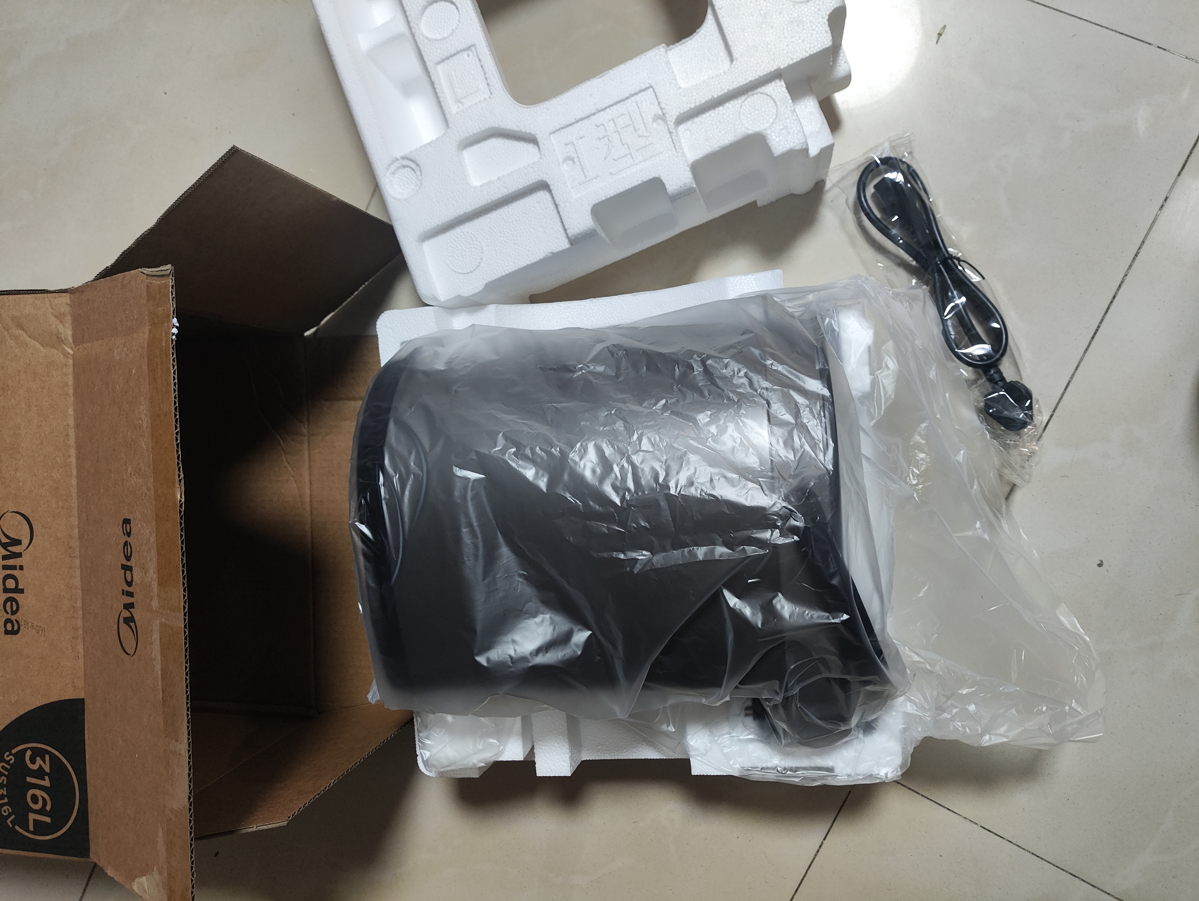 美的（Midea）电热水瓶 5L升大容量保温除氯电水瓶 家用烧水壶保温一体全自动恒温电热水壶开水壶恒温壶电热水壶 5L 【316L母婴级材质内胆】 实拍图