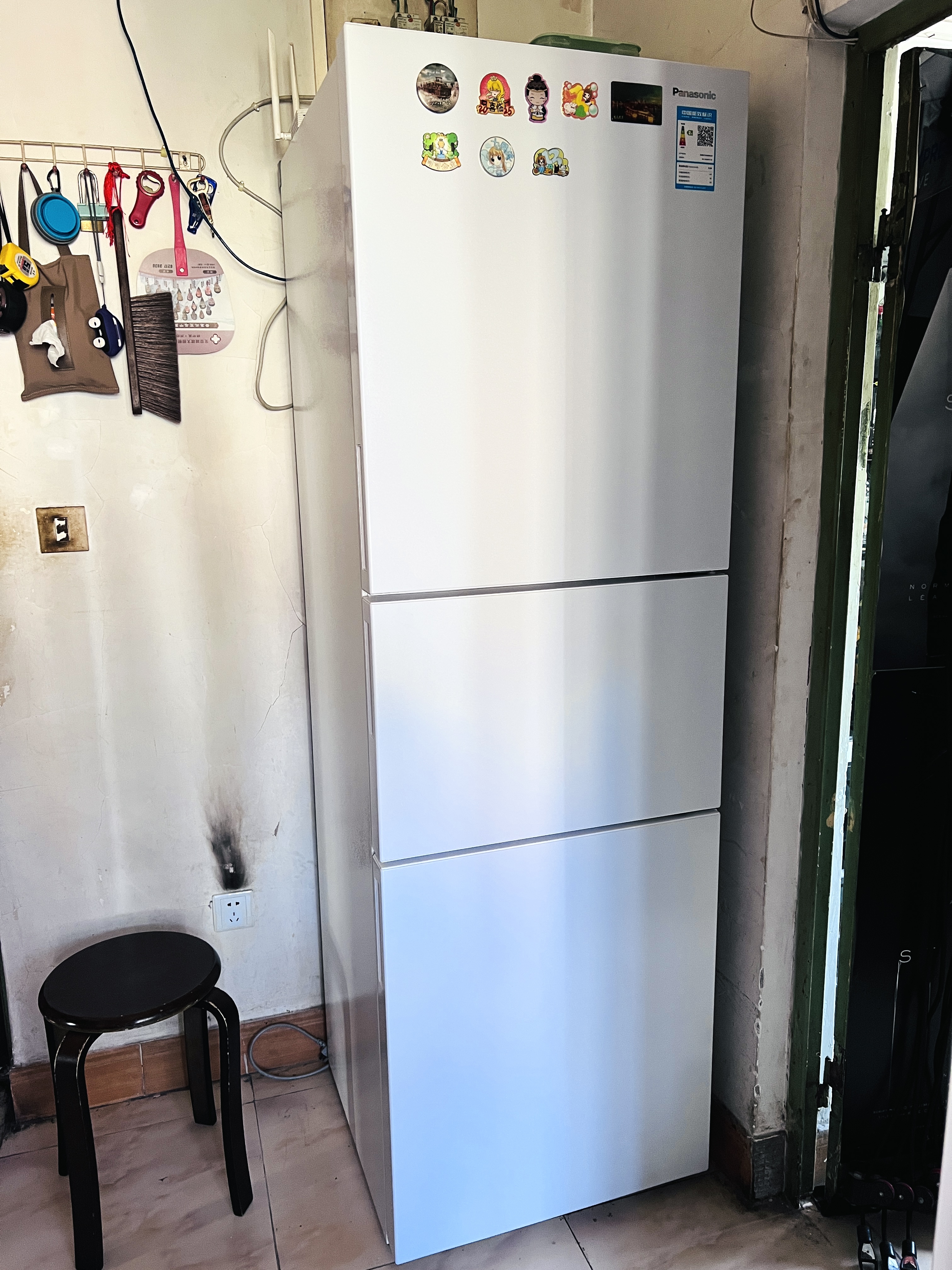 松下（Panasonic）Xtra300升家用小型冰箱三开门超薄自动制冰二级能效风冷无霜NR-XC30GEC-W 实拍图