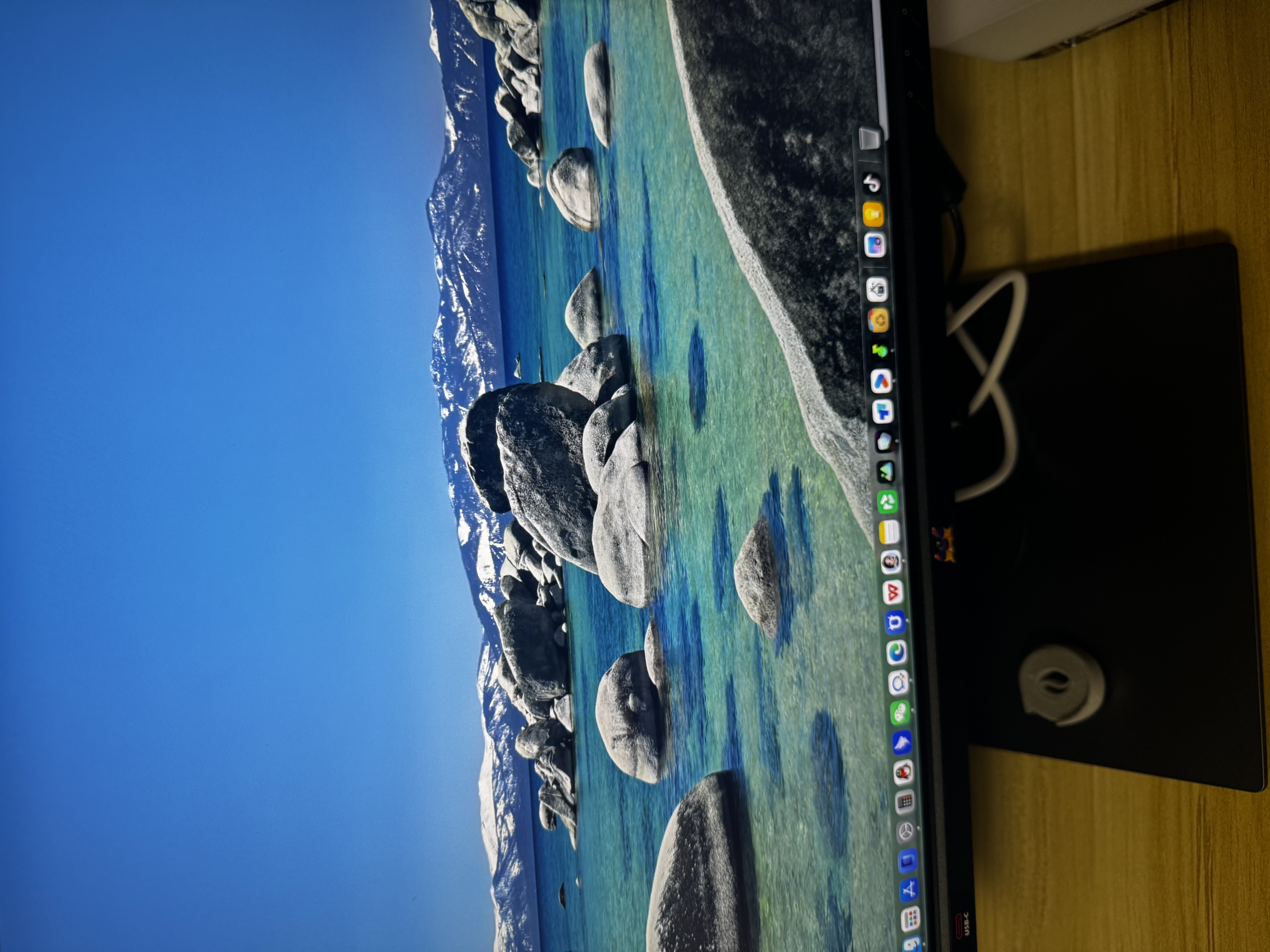 优派 23.8英寸 4K超清IPS显示器 HDR400 TypeC96W 10bit 旋转升降 微边广色域专业设计显示屏VG2481-4K 实拍图