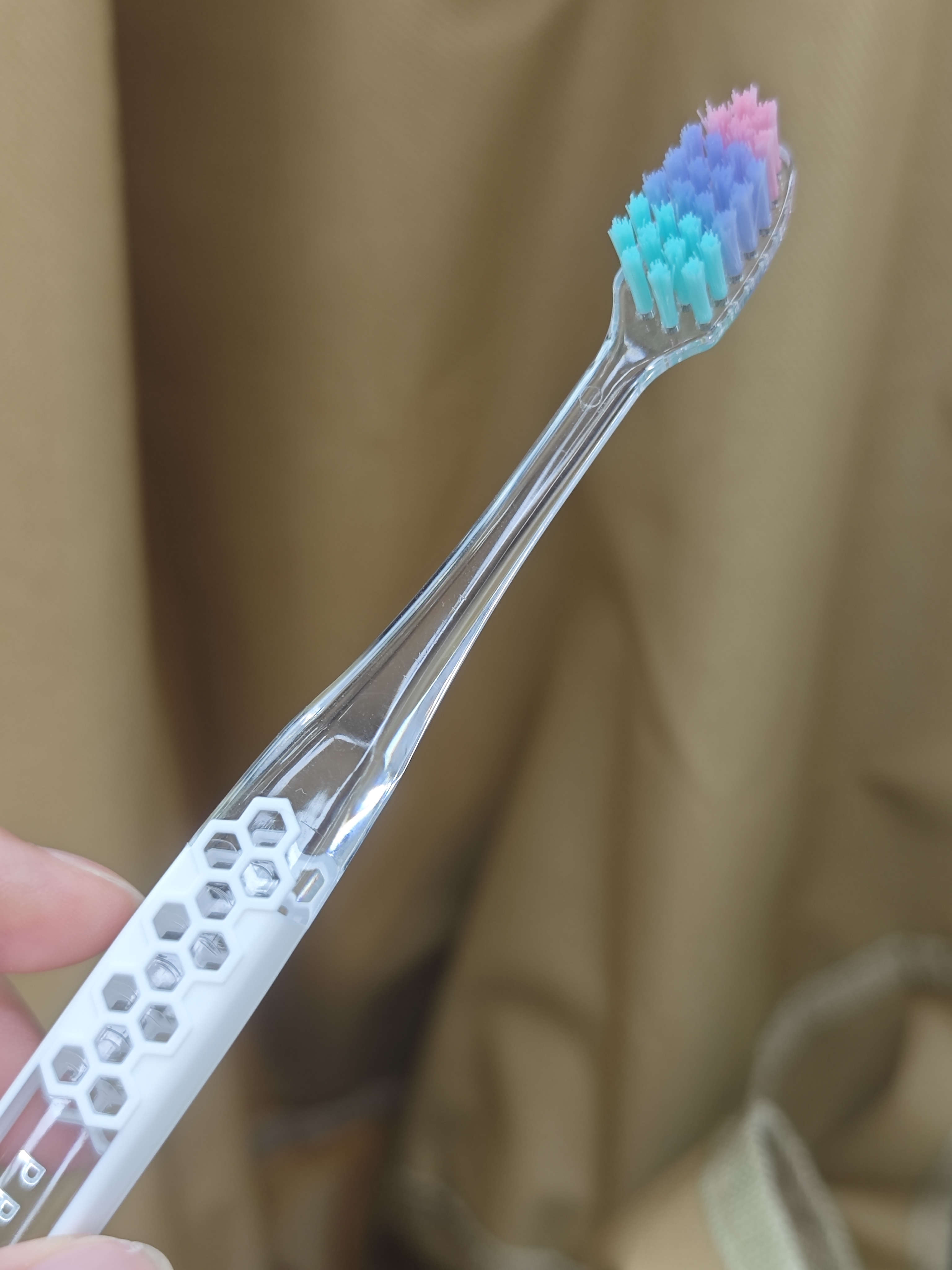惠百施（EBISU）新品超软毛牙刷革新三角刷毛深洁齿缝弹力刷毛护龈1支颜色随机 实拍图
