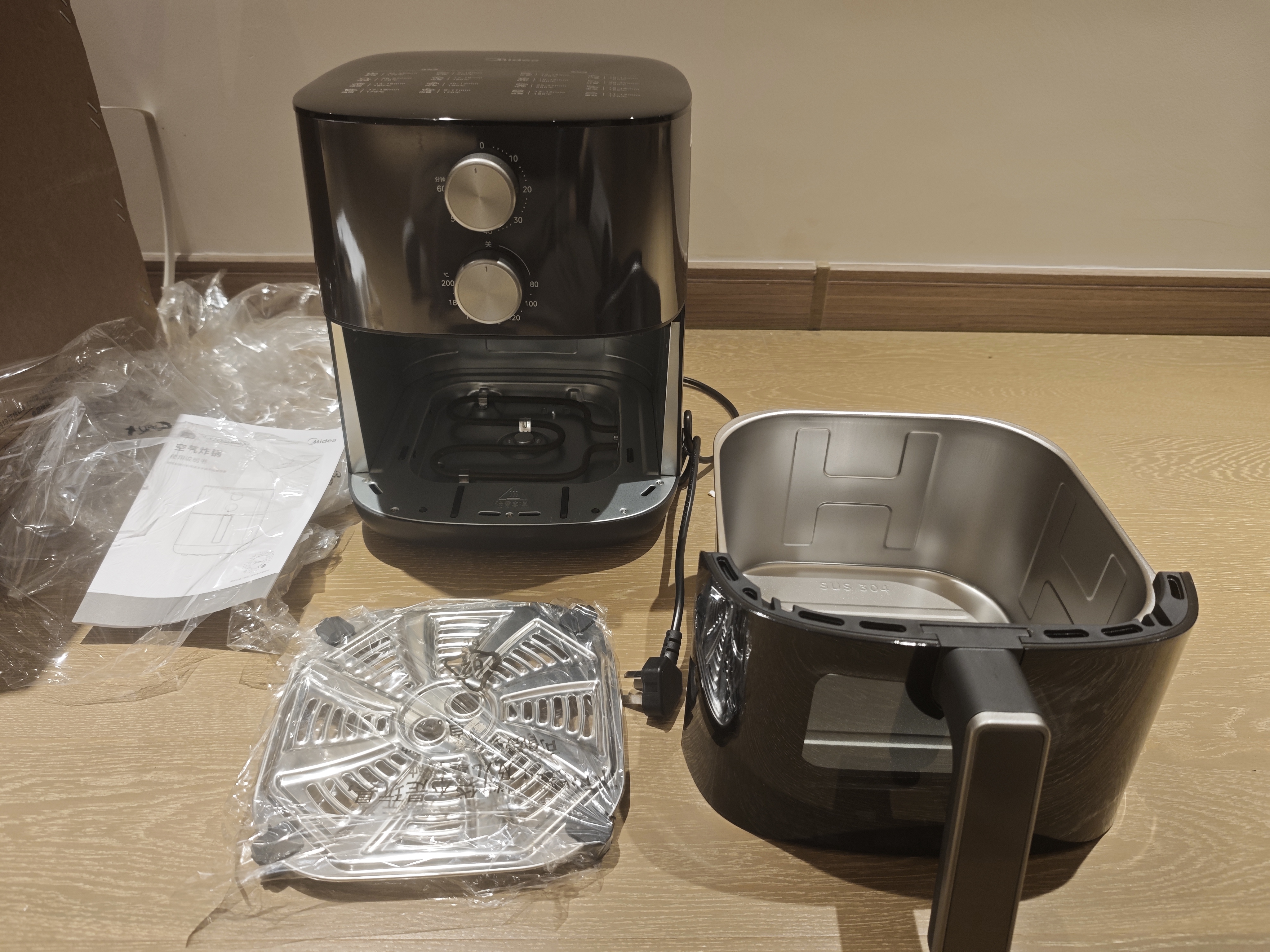 美的（Midea）蒸烤空气炸锅家用多功能一体机 2026年新款不锈钢无涂层 可视实用6.5L大容量上下双热源KZE6559PRO 实拍图