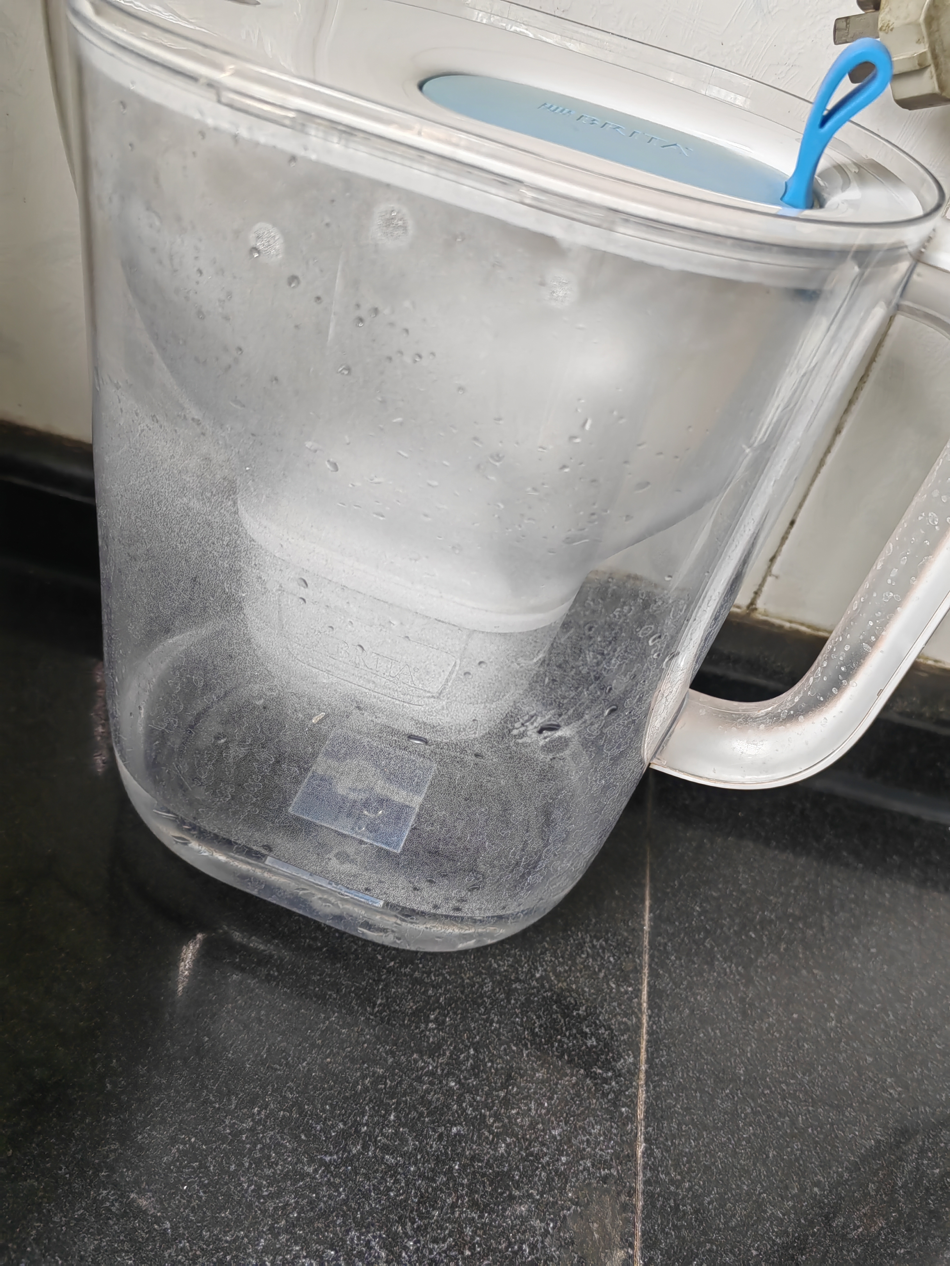 碧然德（BRITA） 过滤净水器 家用滤水壶 净水壶 海洋系列 3.5L蓝色 一壶3芯装 环保加固包装 实拍图