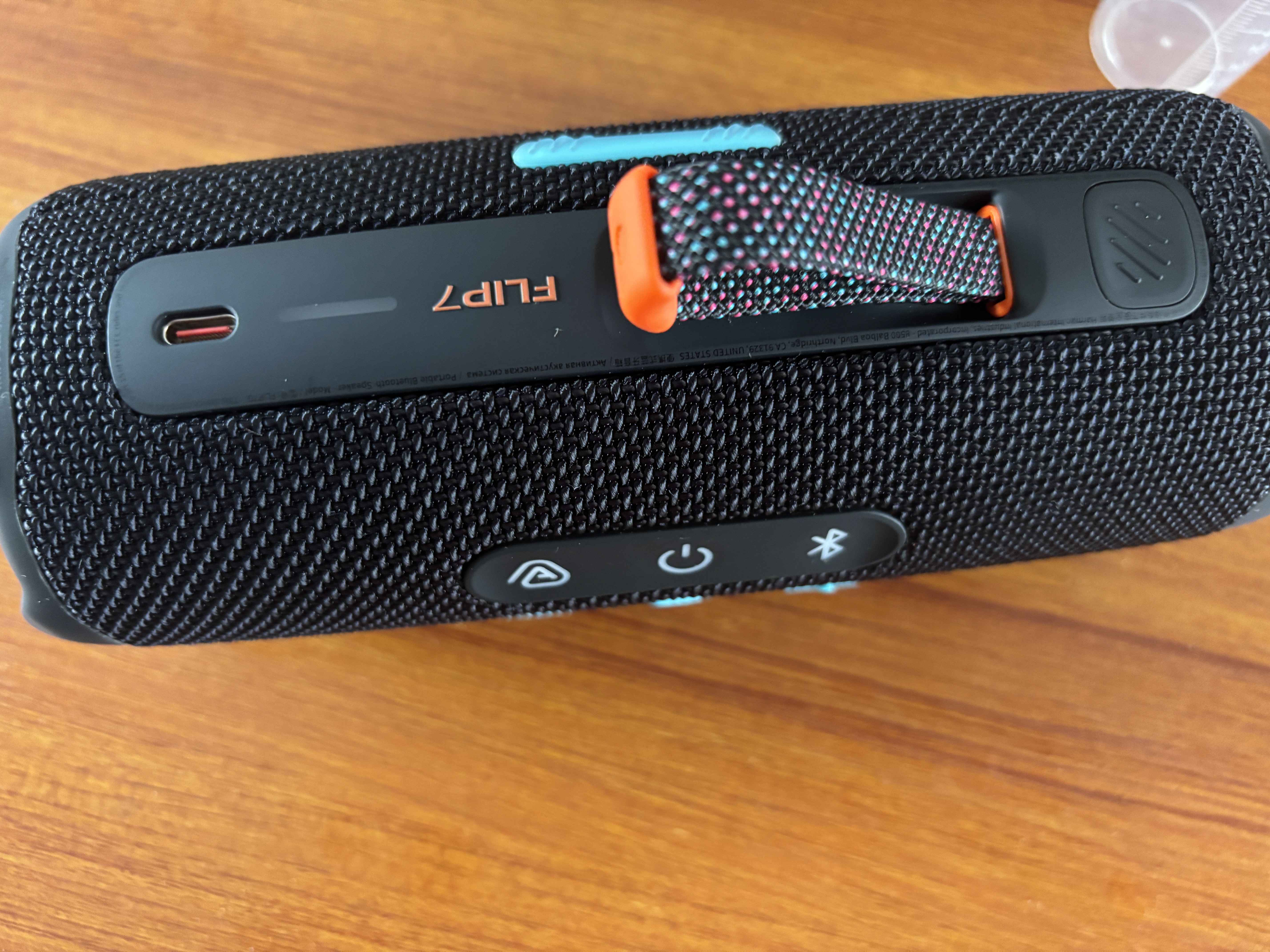JBL FLIP7 音乐万花筒七代 蓝牙音箱 户外音响 AI音效增强 赛道扬声器 出游礼物推荐 黑拼橙 实拍图