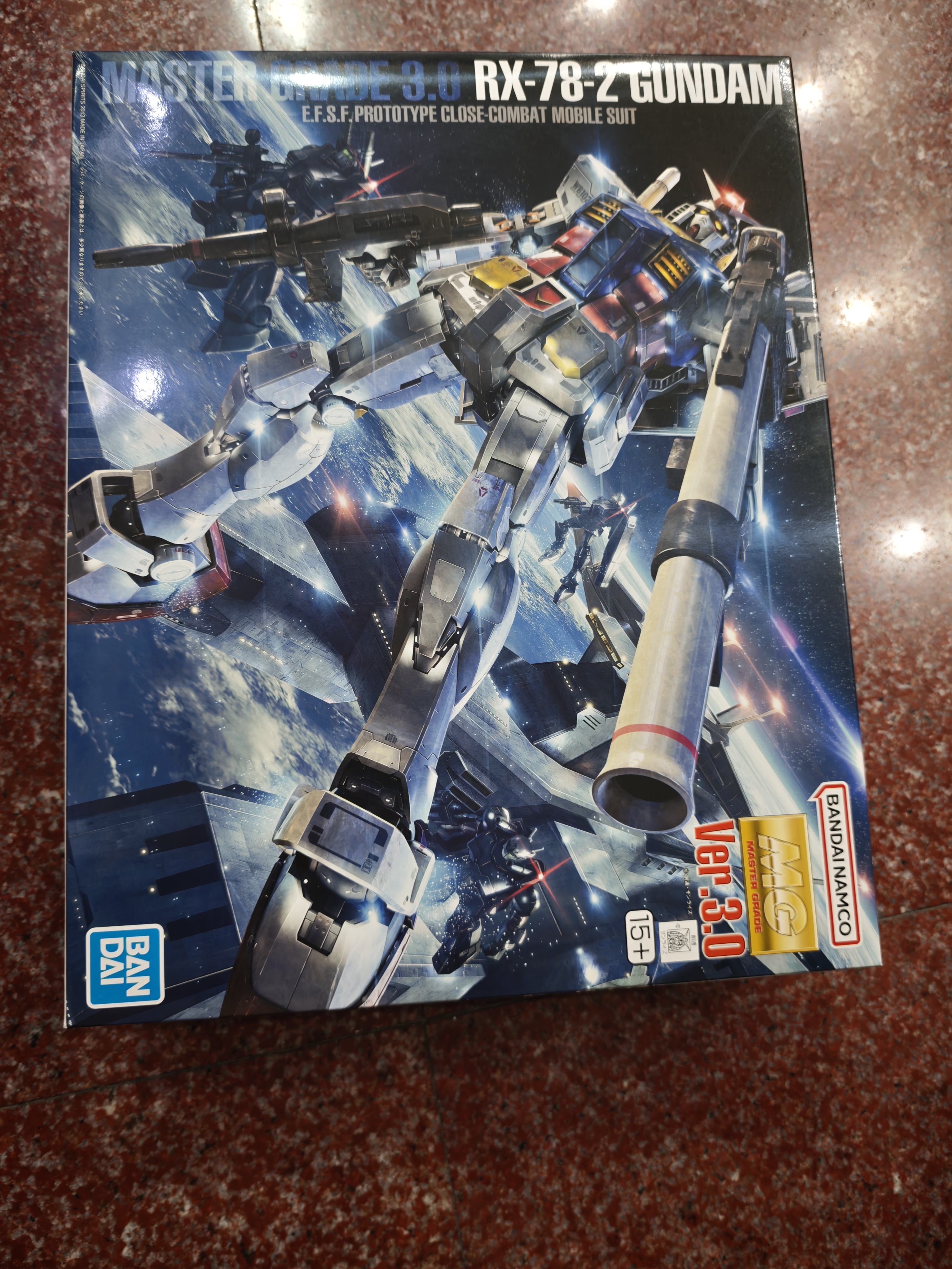 万代（BANDAI）MG RX-78-2 元祖3.0拼装模型 实拍图