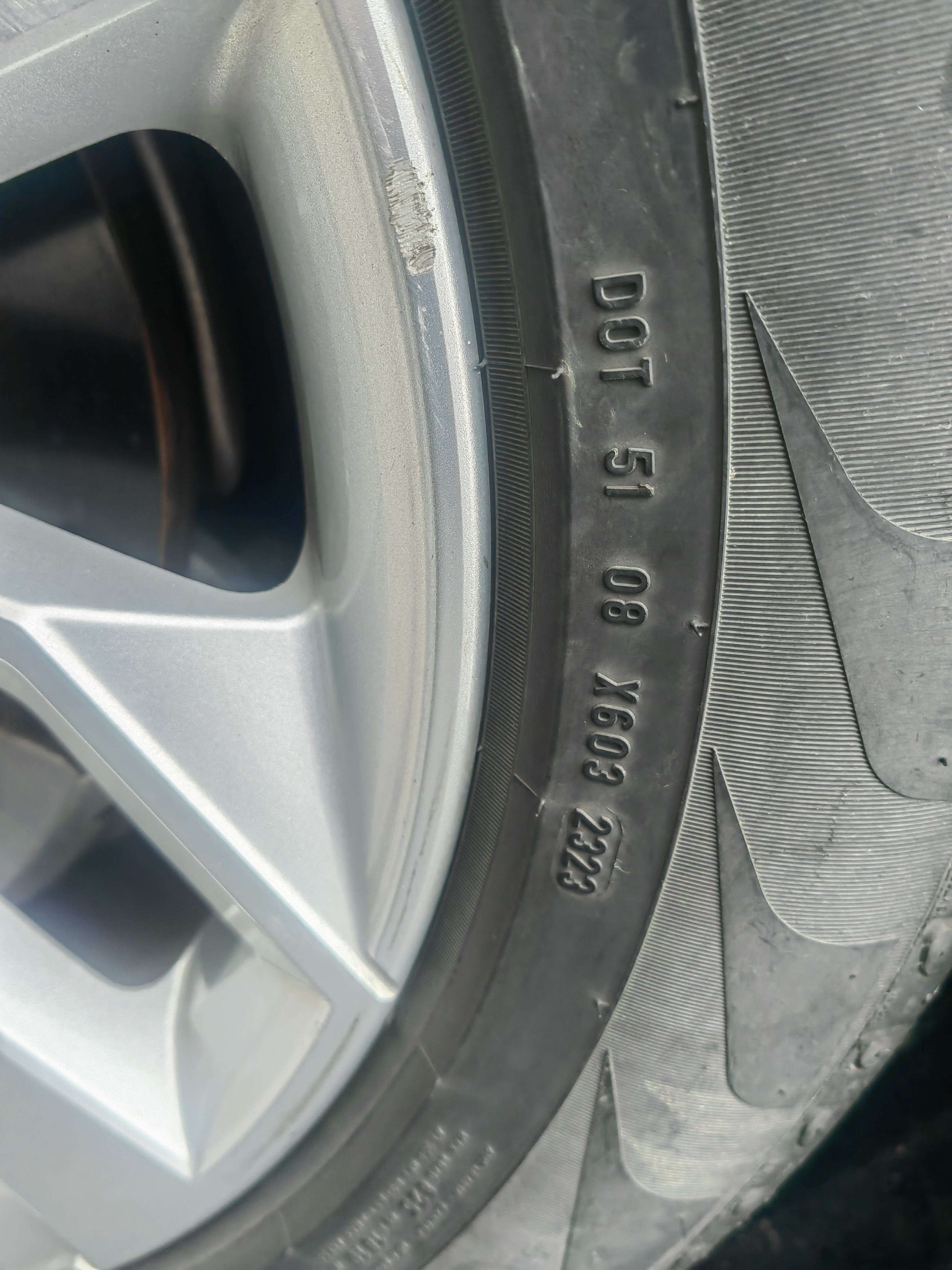 倍耐力【25年产】汽车轮胎235/55R19 101W 蝎子S-VERD(AO)原配奥迪Q5L 实拍图