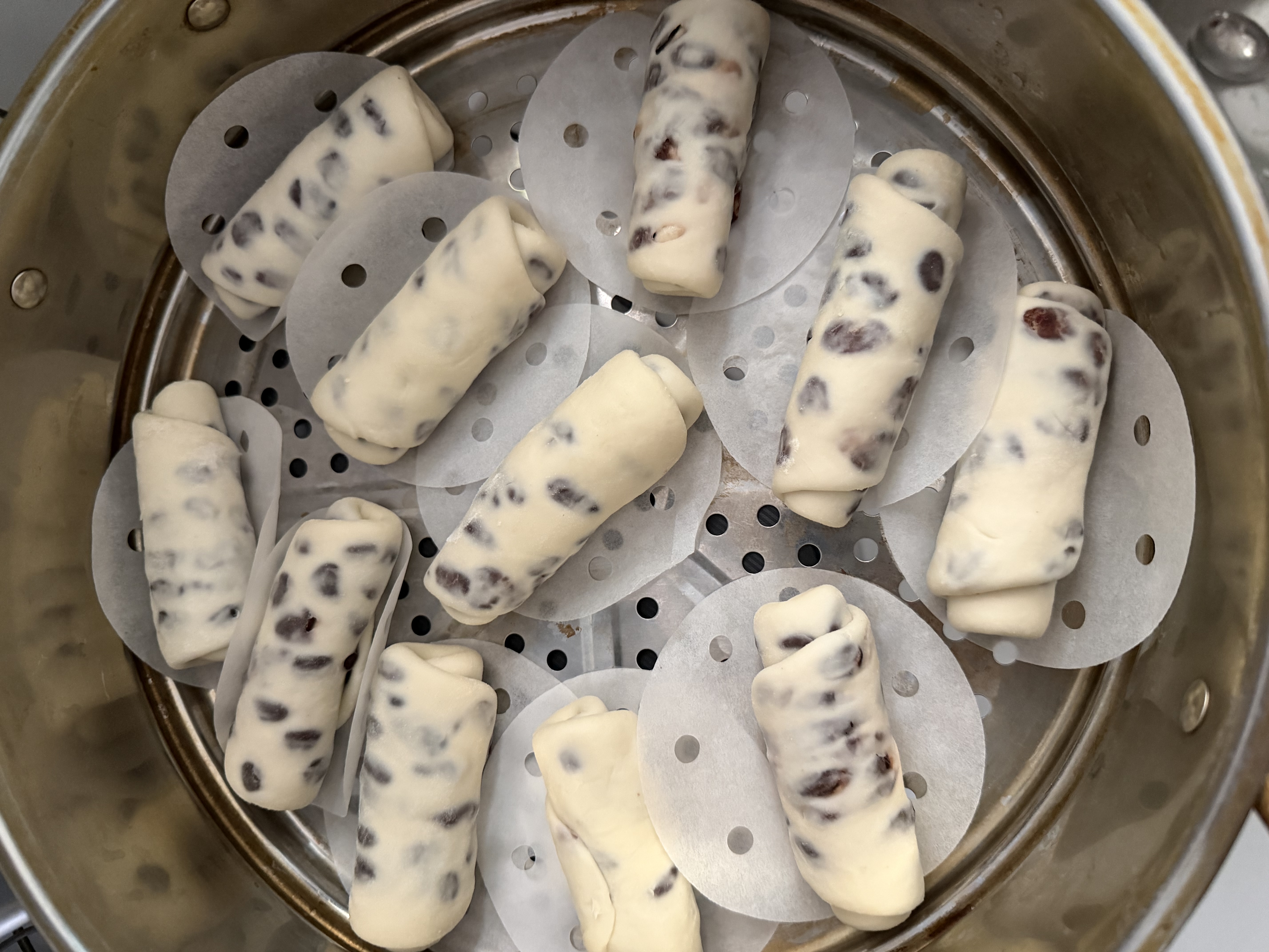 不粘蒸笼纸一次性油纸蒸馒头包子纸家用包底纸笼屉垫纸食品级 爆款食品级蒸笼纸9cm 200个 实拍图
