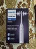 飞利浦（PHILIPS）声波电动牙刷钻石3系 5倍洁齿5种模式 洁净亮白2刷头 价保双11 生日礼物送男士/女友 HX5181/01白 实拍图