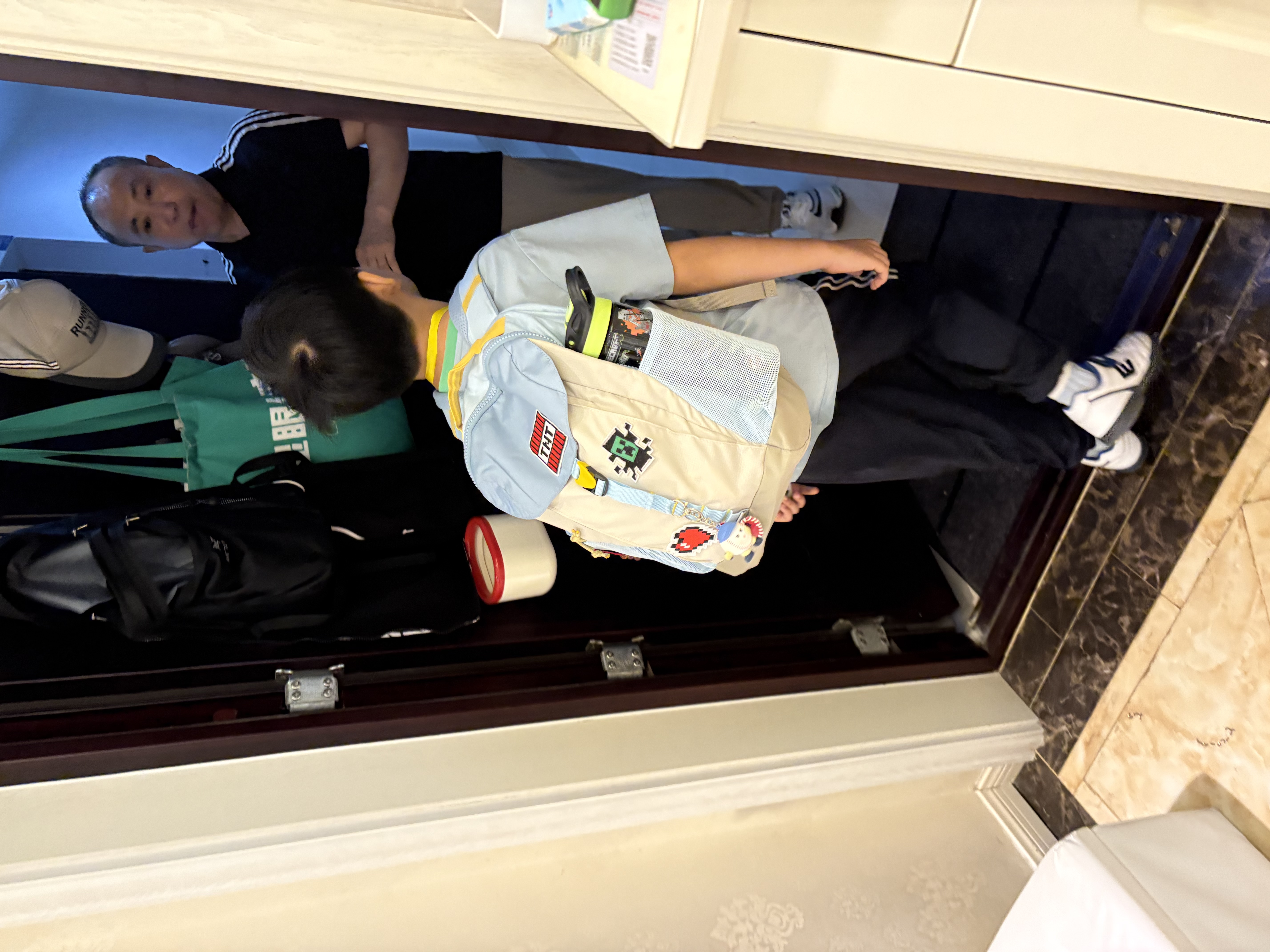 迪卡侬双肩背包NH900户外登山包徒步背包轻盈舒适大容量15升-5545936 实拍图