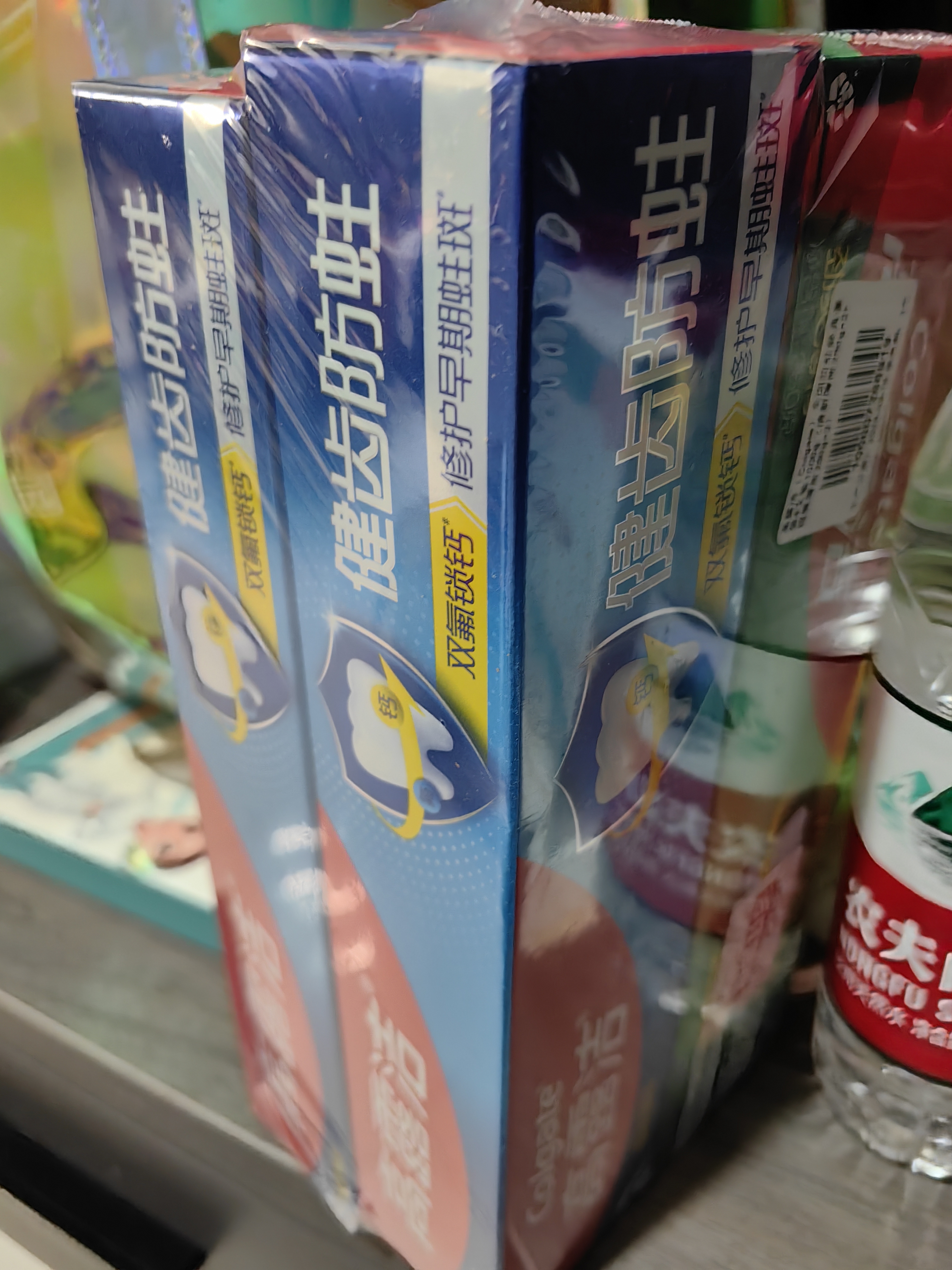 高露洁（Colgate）全面防蛀牙膏大容量4支清新薄荷500g+超爽薄荷500g除口臭成人牙膏 实拍图
