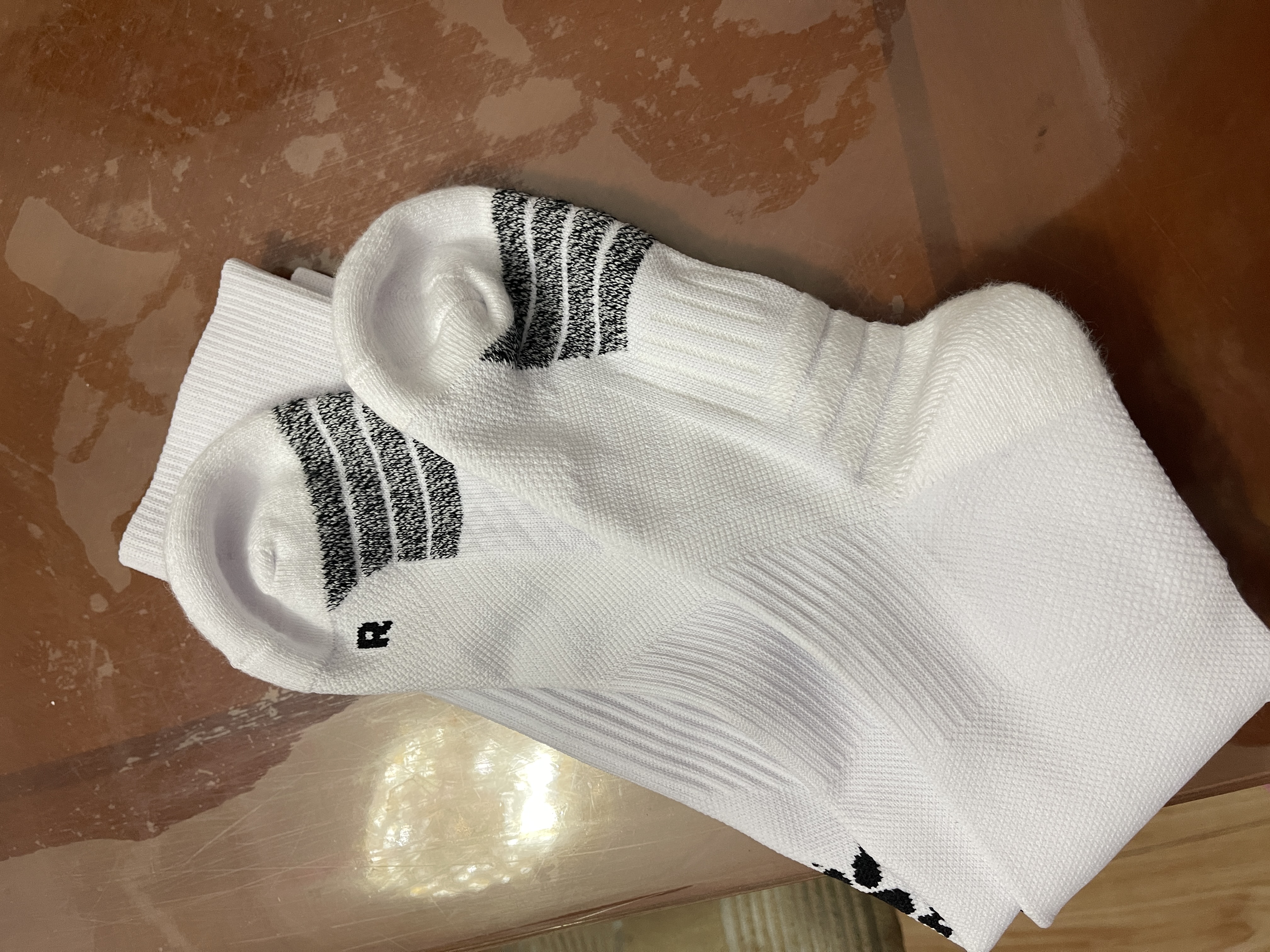 卡尔美（KELME）长筒足球袜防滑纱厚底高筒专业足球比赛训练精英运动袜 白色 S 实拍图