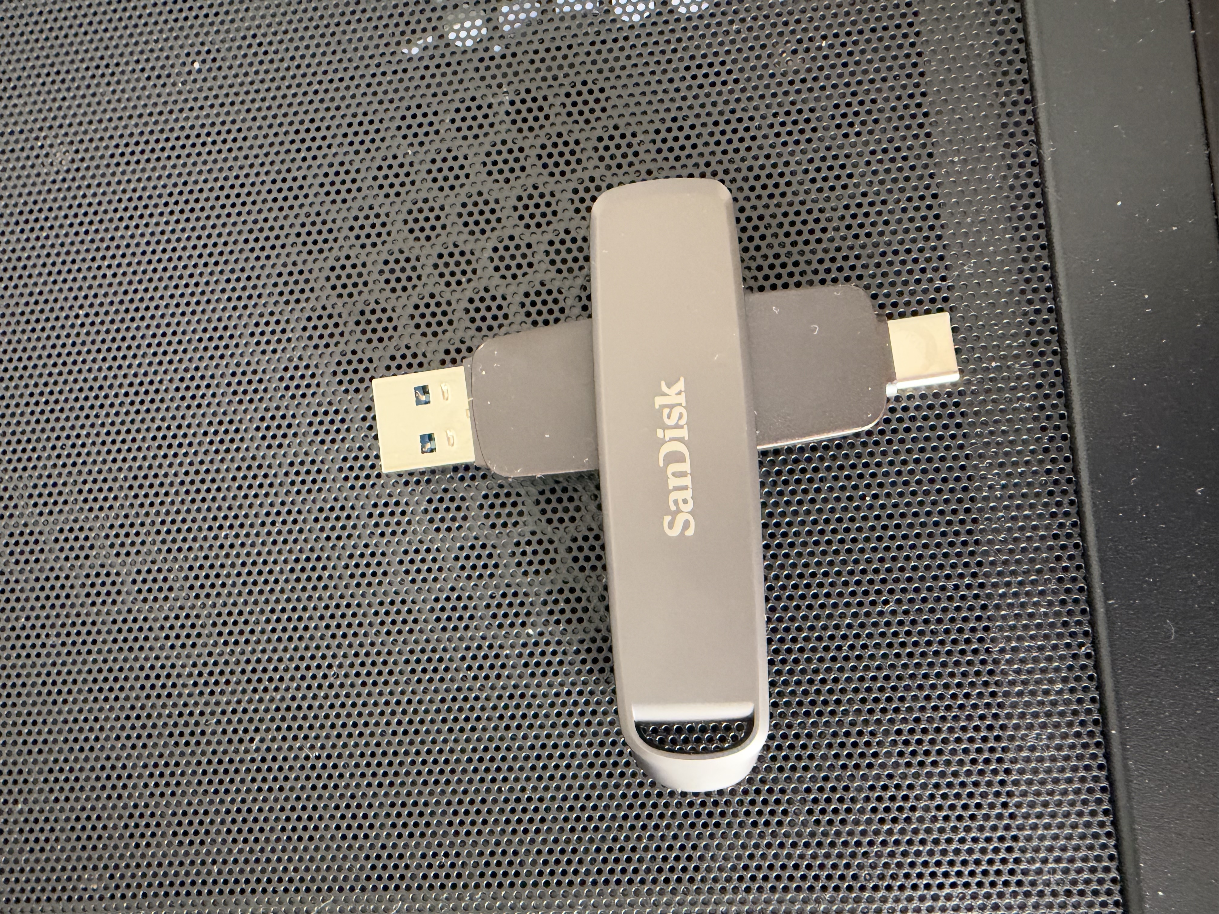 Sandisk闪迪512GB USB3.2 Type-C 双接口 DDE1高速固态U盘 读1000MB/s 写900MB/s 兼容手机电脑大容量金属优盘 实拍图