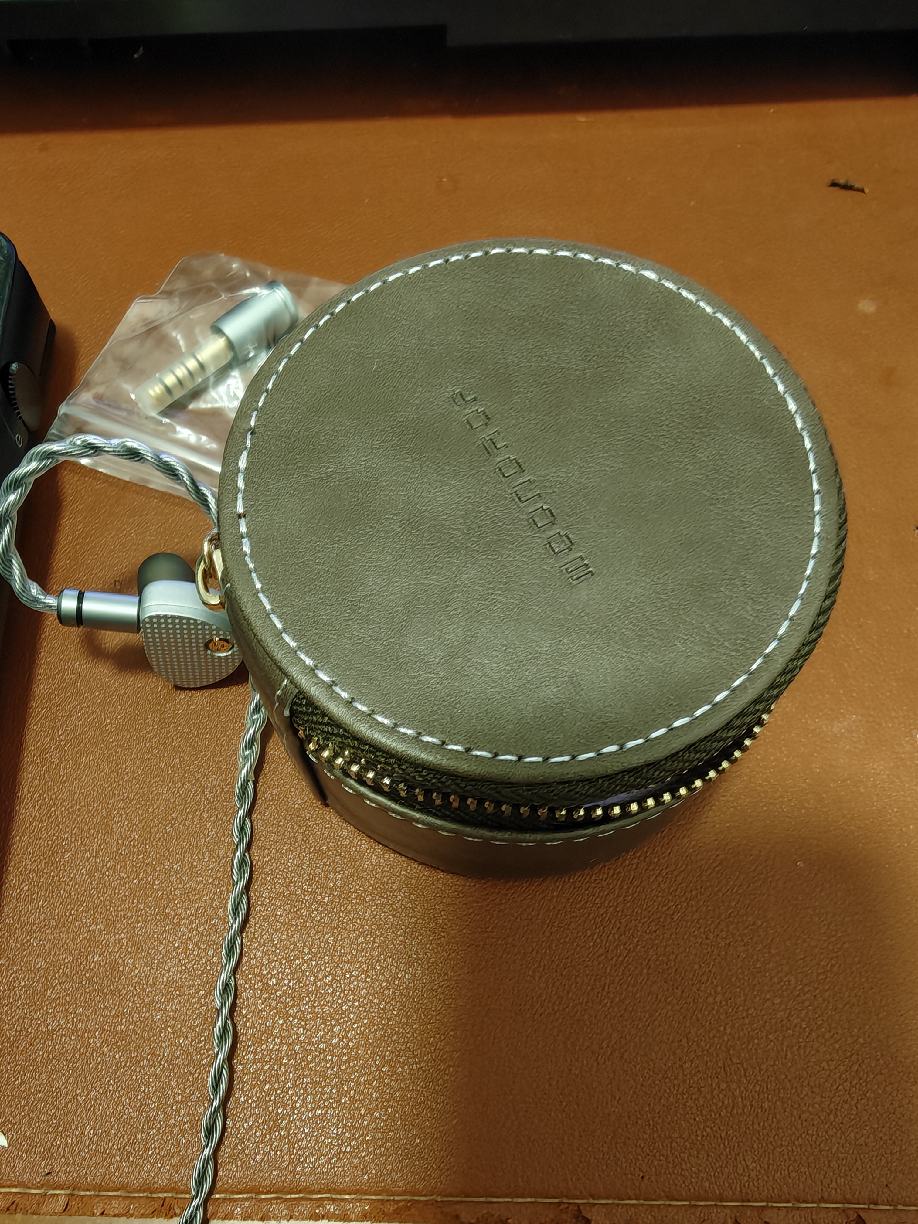 水月雨 Aria2 咏叹调2入耳式耳机动圈HIFI发烧3.5/4.4可换插头0.78插针 Aria2【银色】 实拍图