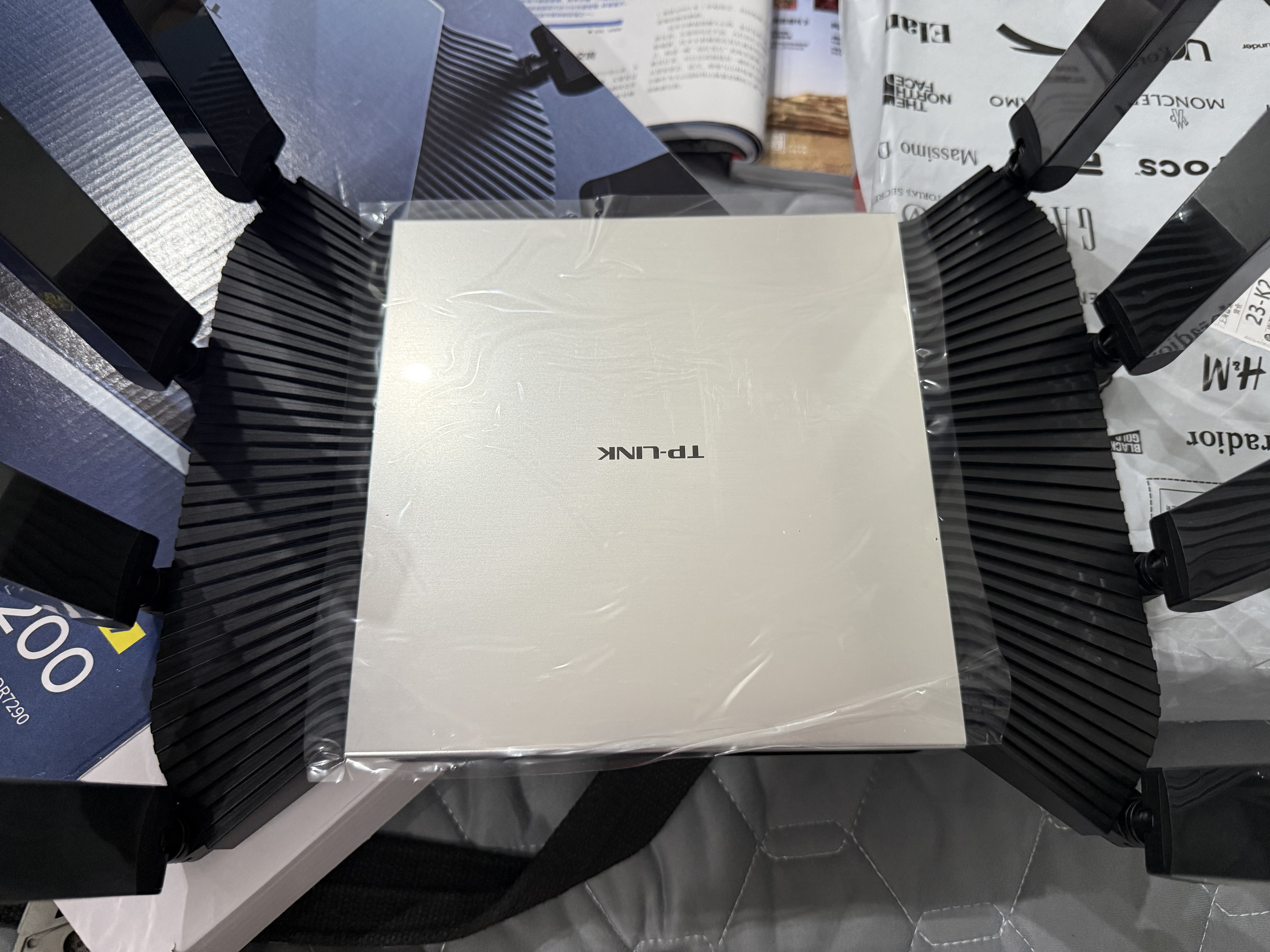 普联（TP-LINK）BE7200 WiFi7千兆双频无线路由器 7200M游戏加速 家用穿墙 四2.5G网口 独立FEM 信号增强 7DR7290 实拍图