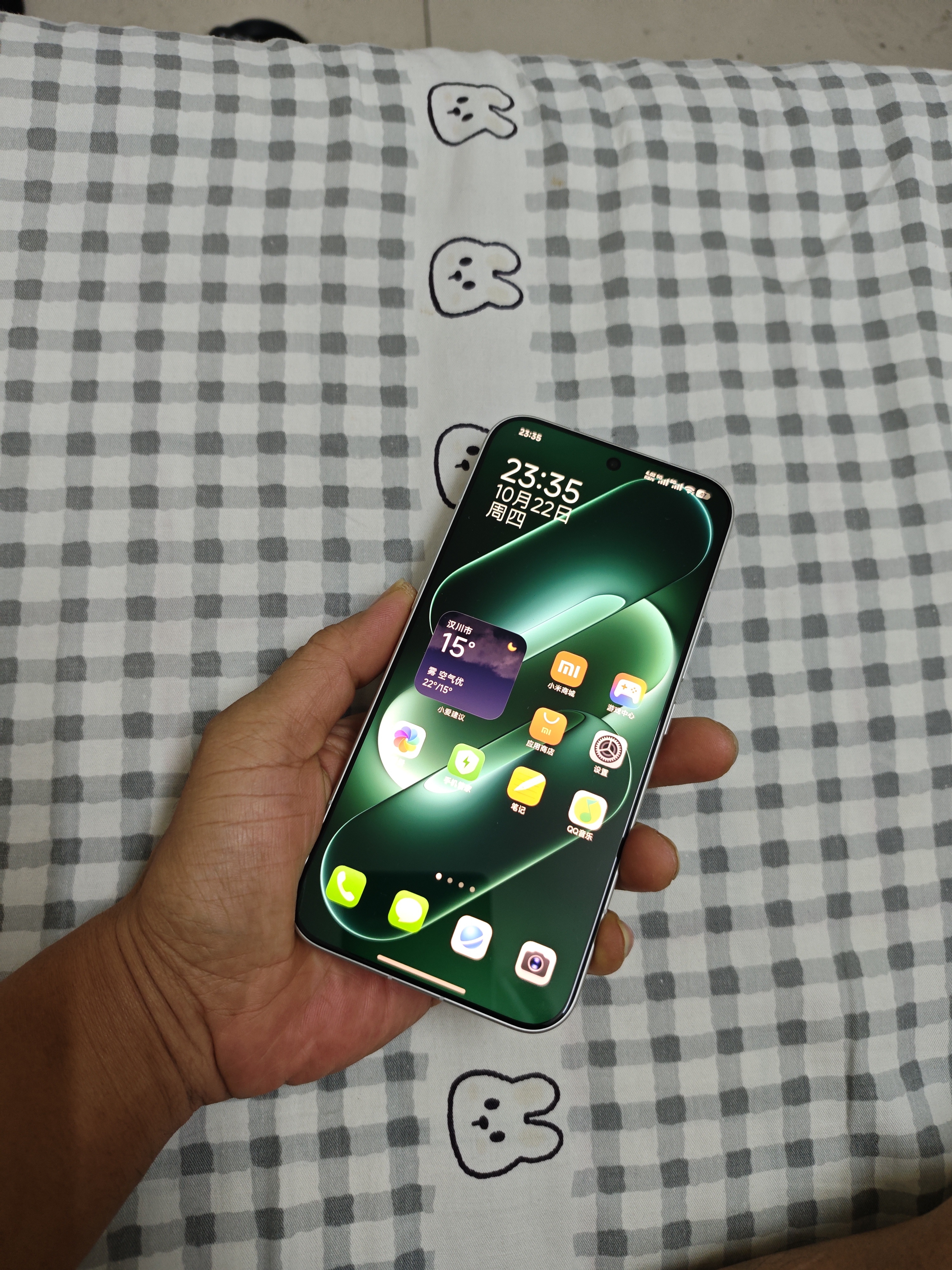 小米Xiaomi 18 Pro Max 妙享背屏 2nm第六代骁龙8超级至尊 徕卡双2亿 防窥屏 16GB+512GB白色 5G手机 实拍图