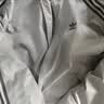 adidas通勤百搭三条纹休闲运动夹克早秋外套男女阿迪达斯三叶草 浅灰 (推荐选大一码)   L 实拍图