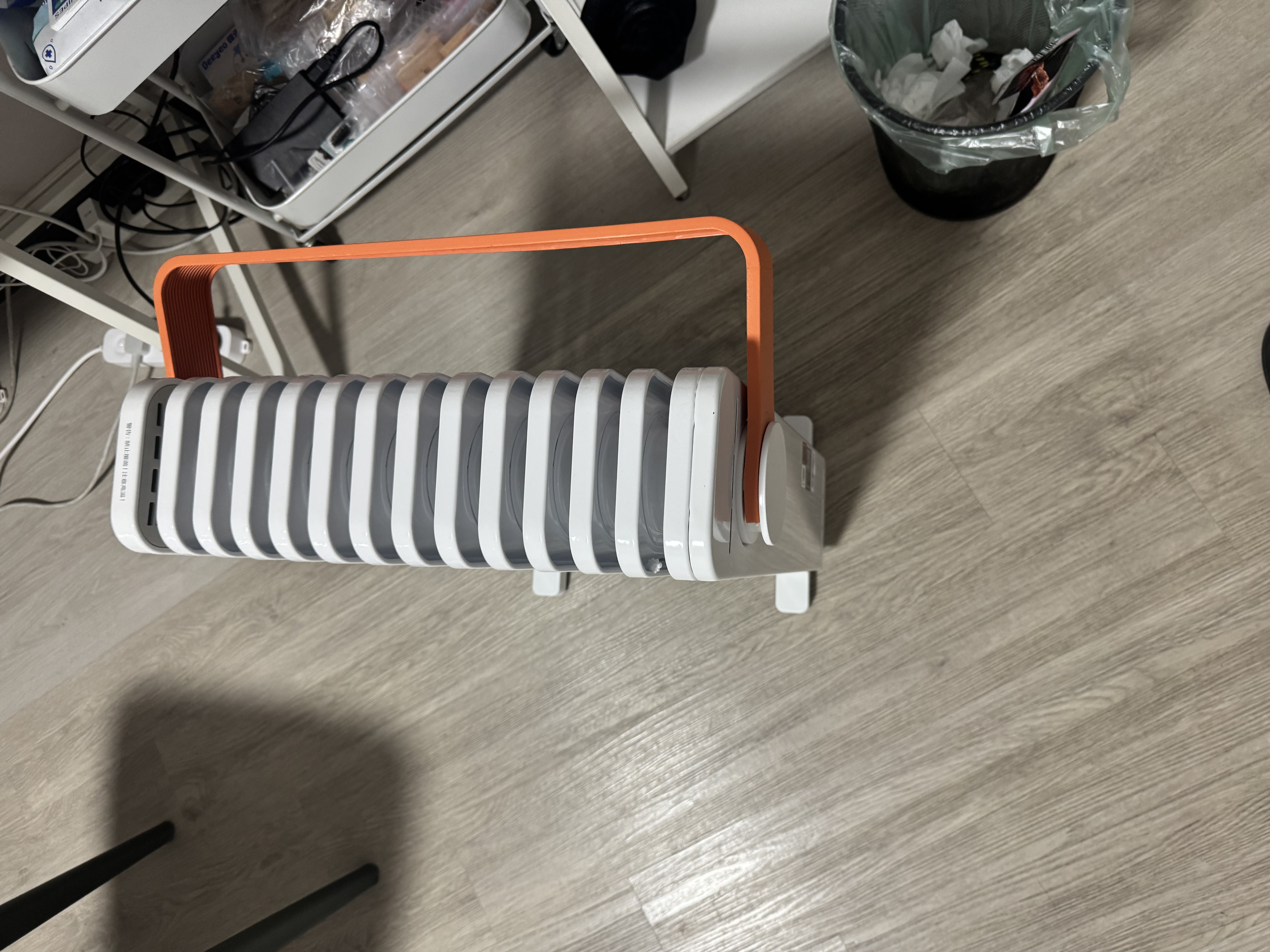 美的（Midea）【AI语音】油汀取暖器家用电热电暖器 婴儿防烫电暖气智能遥控 节能全屋速热加湿烤火炉 HYR22XGR 实拍图
