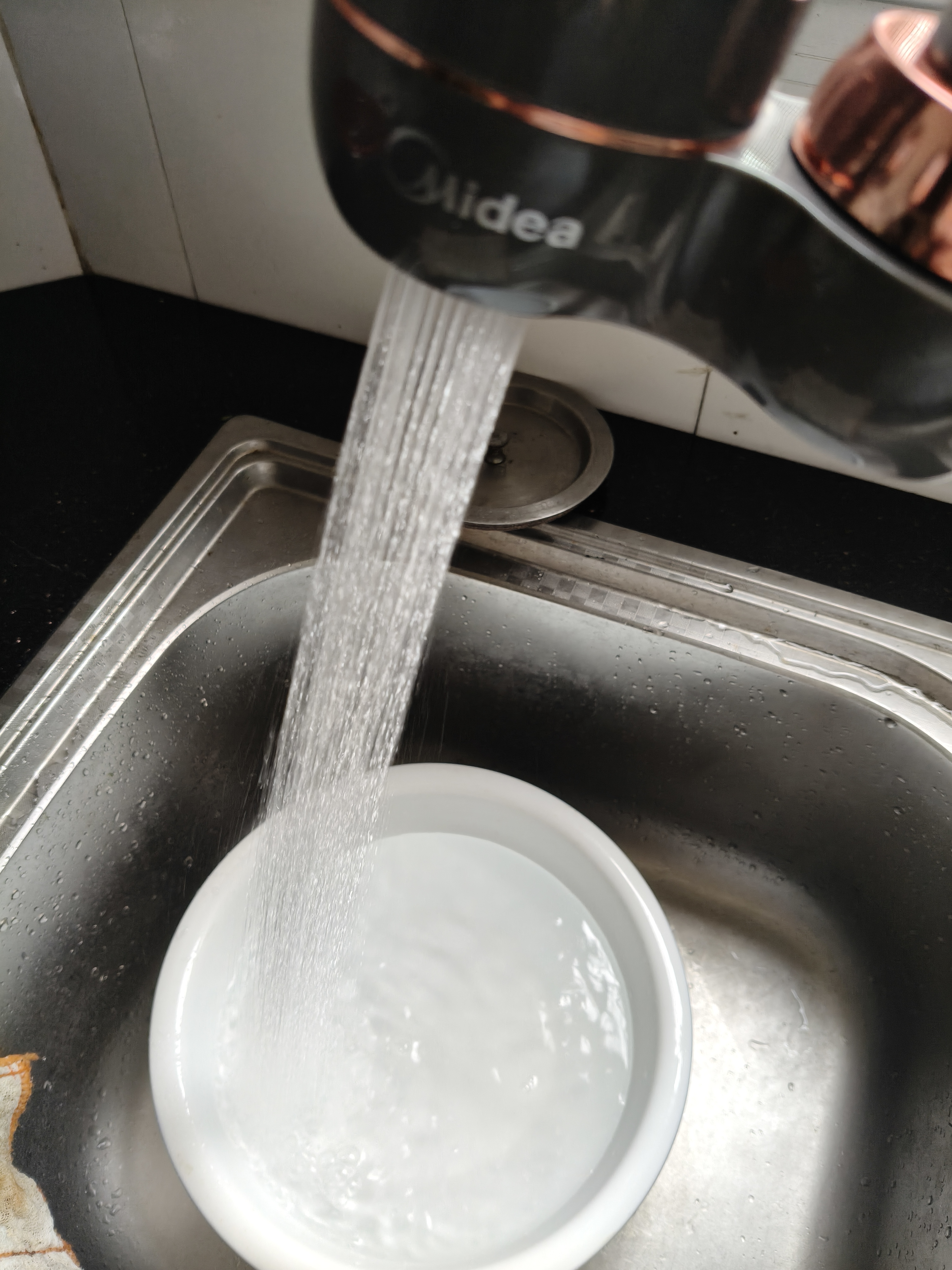 美的（Midea）净水器水龙头过滤器家用自来水滤水器直饮前置过滤器厨房卫生间通用除水垢除余氯双出水可清洗滤芯 一机五芯【四年免换芯】 实拍图