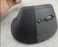 罗技（Logitech）Lift人体工学鼠标 垂直鼠标 小手鼠标 无线蓝牙鼠标 3台设备秒切换 带Logi Bolt接收器 黑色 实拍图