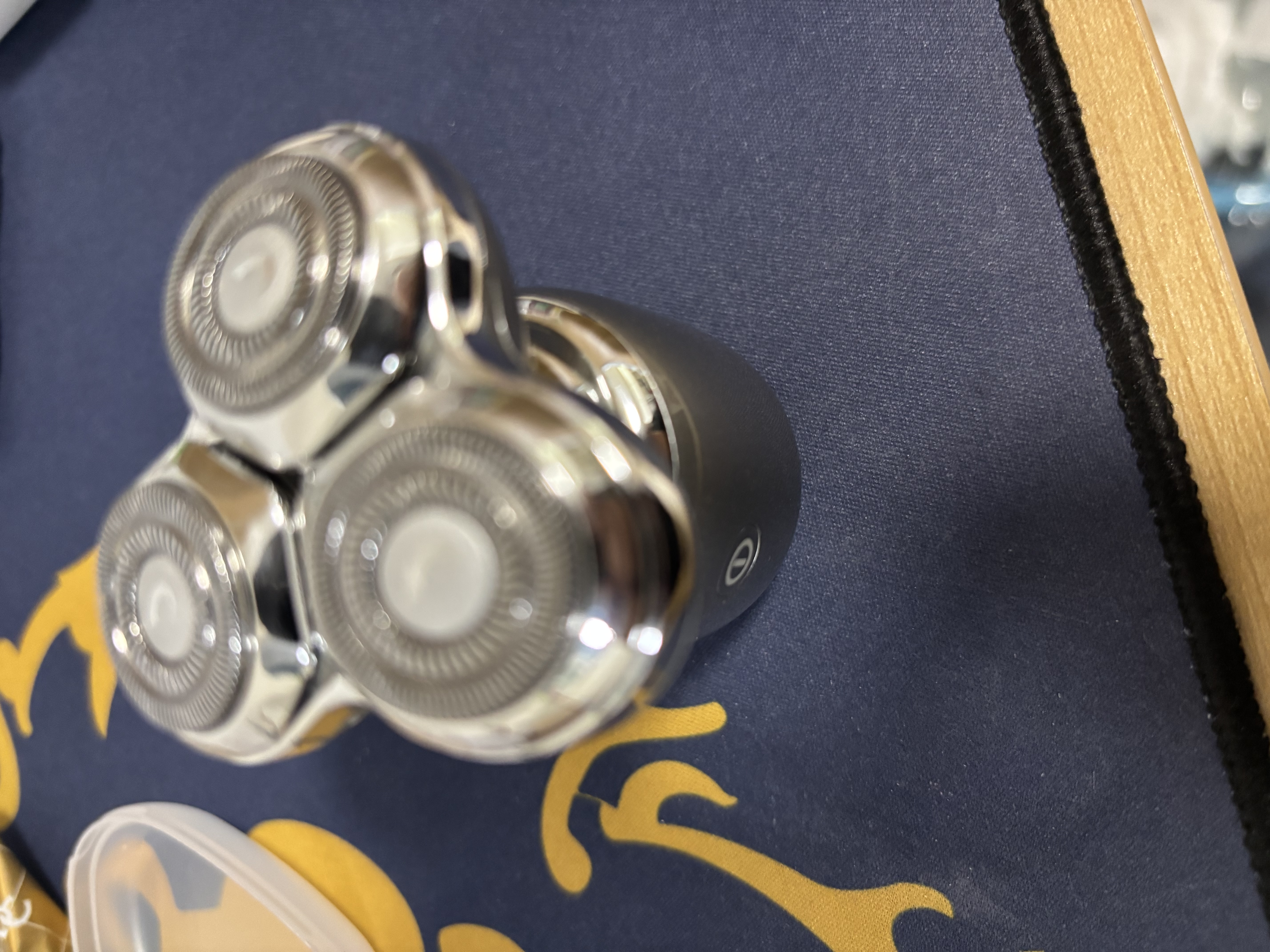 奔腾（POVOS）【节日礼物】剃须刀T006冰川银小星锤电动便携刮胡刀剃胡刀生日送男友老公父亲实用礼物礼物 实拍图