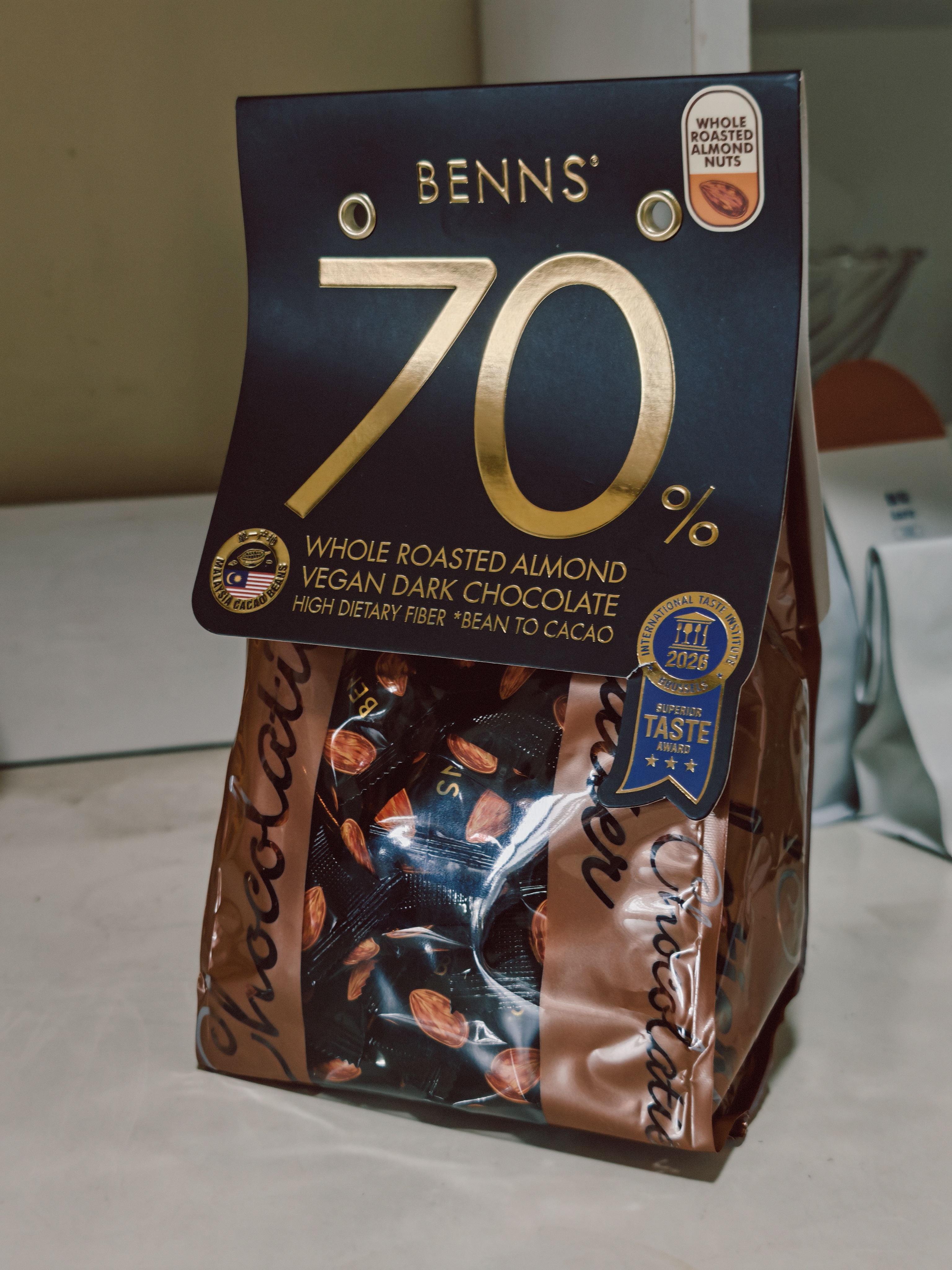 贝纳丝BENNS巴旦木夹心坚果70%黑巧 138g 纯可可含红糖日常补充解馋休闲零食 实拍图