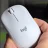 罗技（Logitech）M221 轻音鼠标 无线鼠标 办公鼠标 对称鼠标 带无线微型接收器 米白色 实拍图